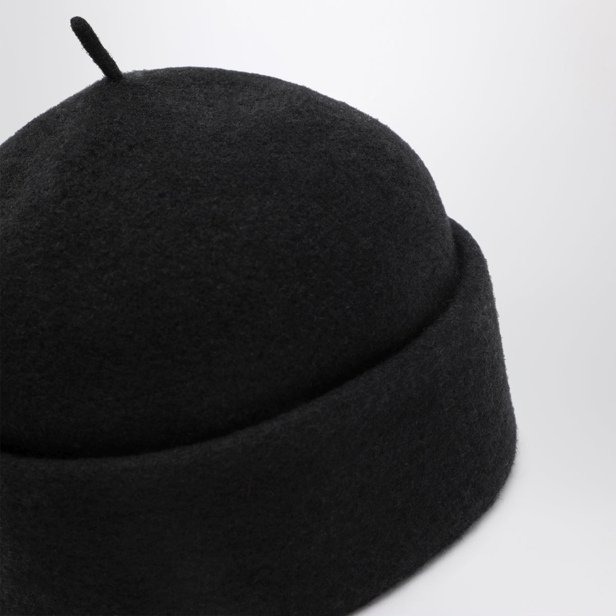 Black Le Irina hat in wool
