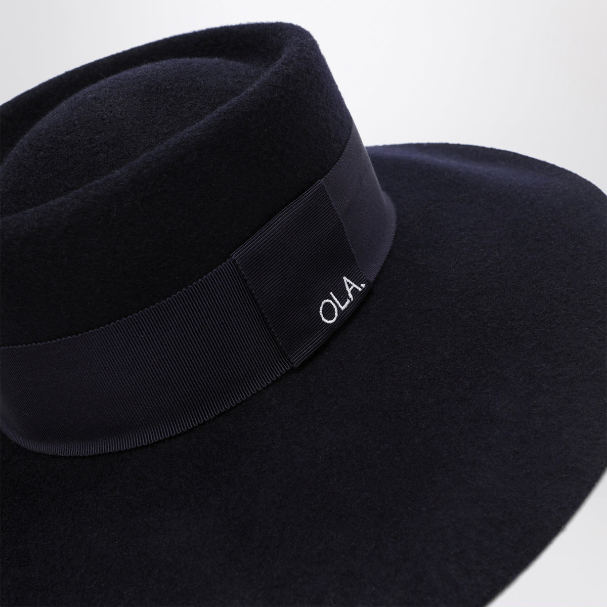 Navy blue Le Feutre hat in wool