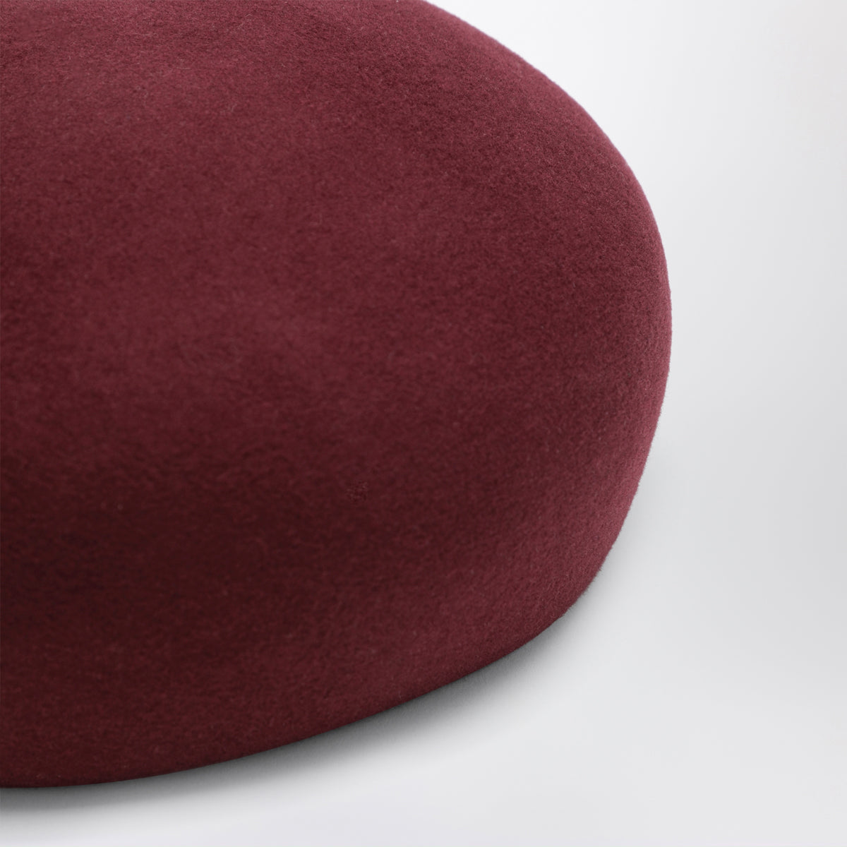 Burgundy Le Leandra hat in wool