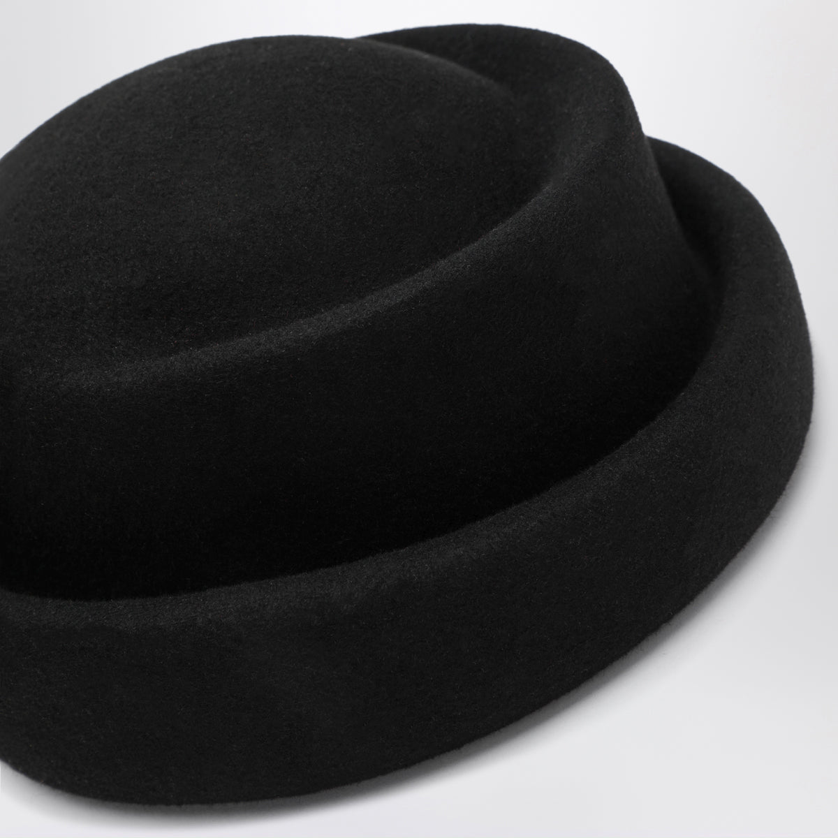 Black Le Marie-Kate hat in wool