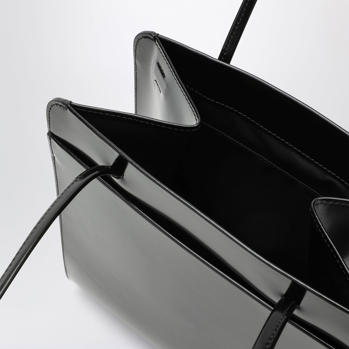 Lisse Tote Bag aus schwarzem gebürstetem Leder