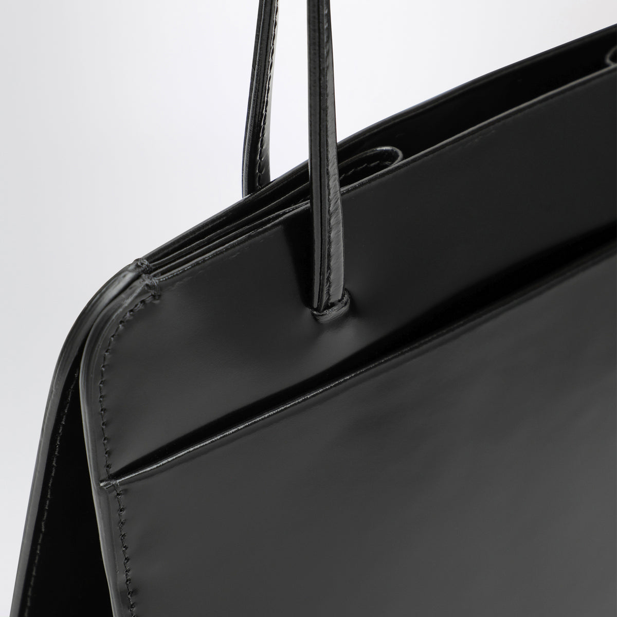 Lisse Tote Bag aus schwarzem gebürstetem Leder