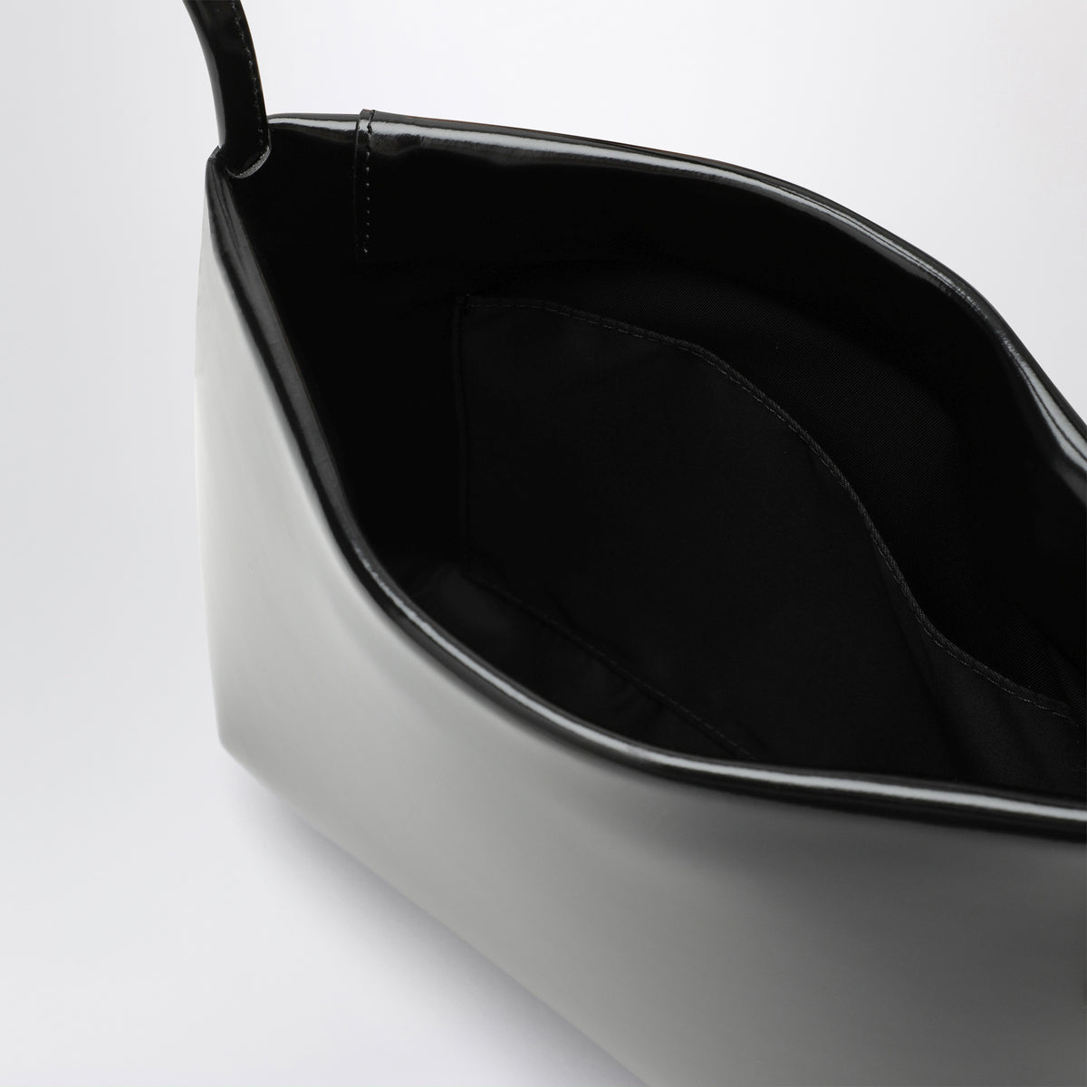 Borsa Loge nera in pelle spazzolata