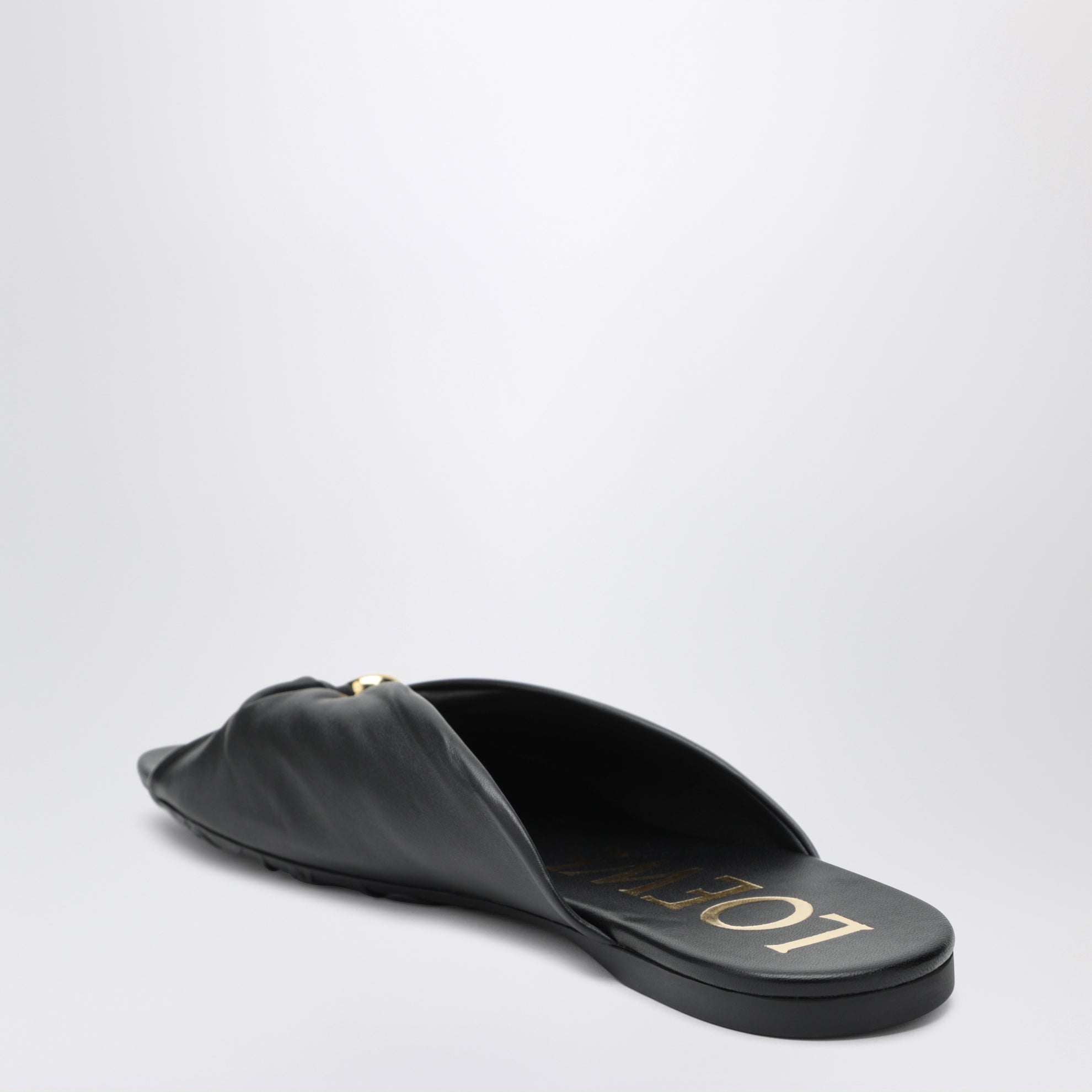 Slides Pebble Soft aus Lammnappa in Schwarz