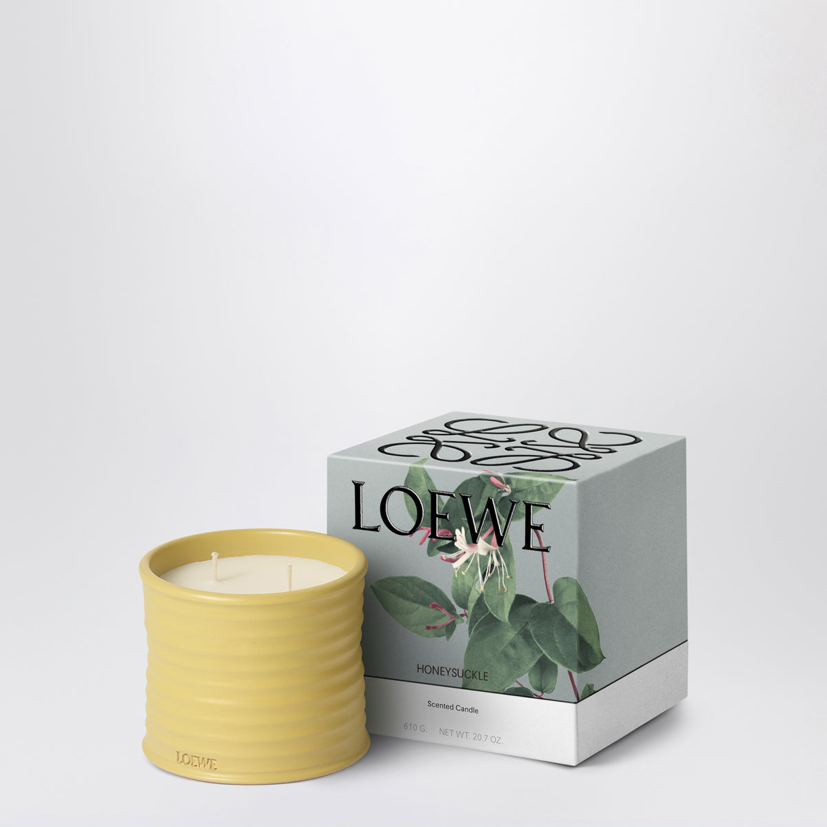 Medium honeysuckle-scented candle