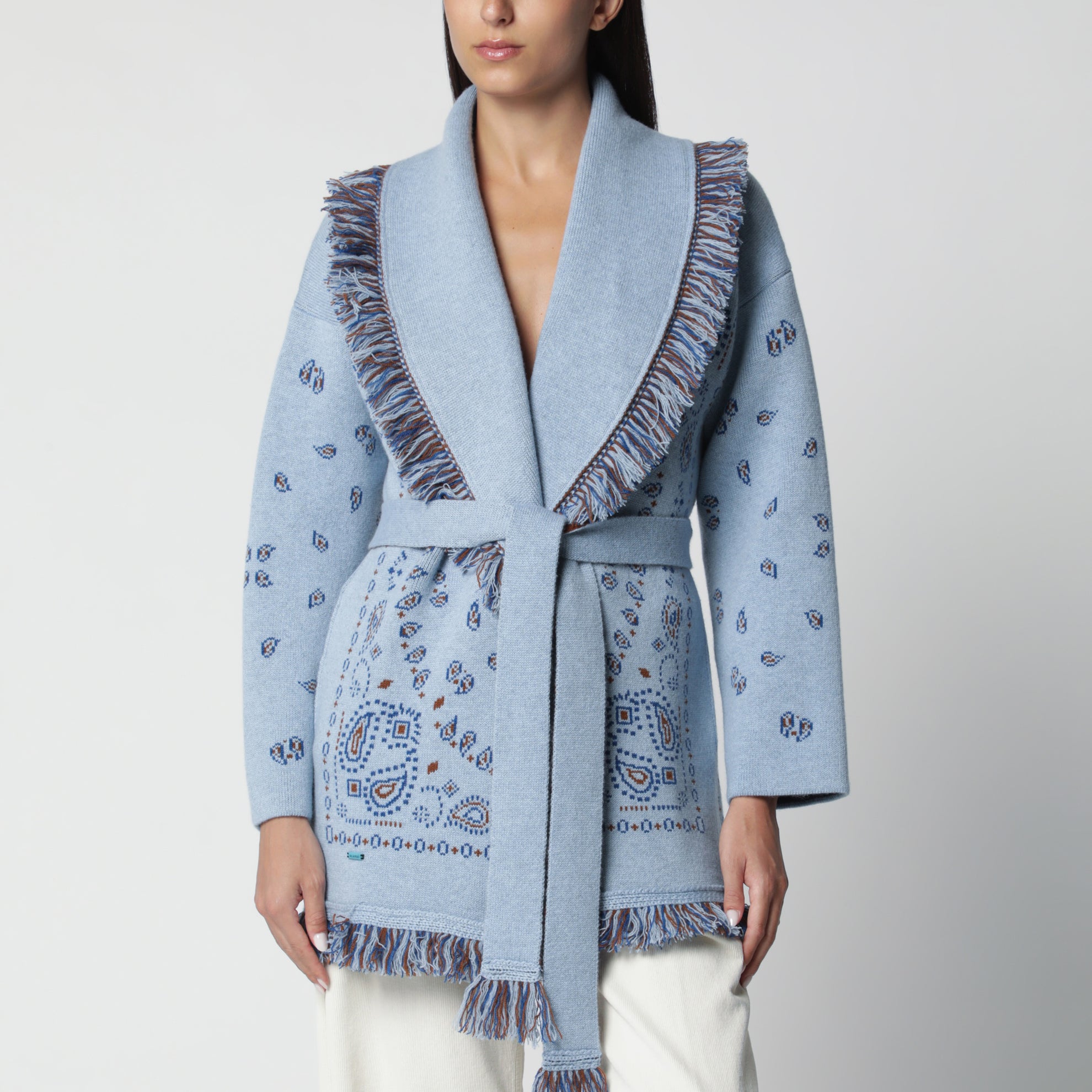 Hellblaue Strickjacke mit Bandana-Jacquardmuster