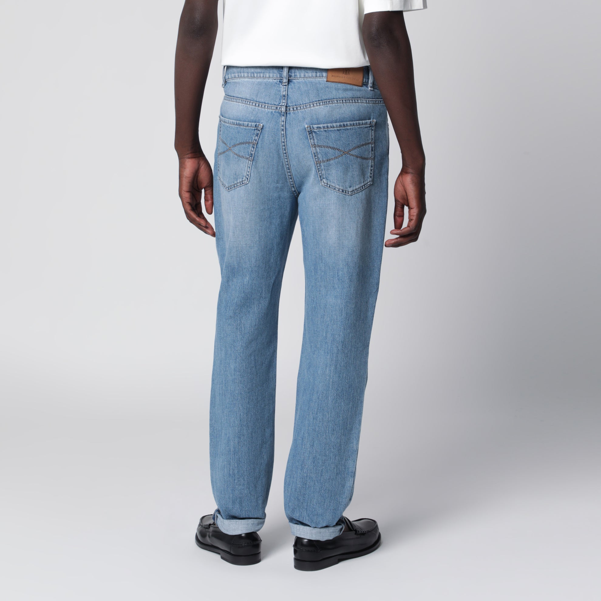 Traditional-fit five-pocket jeans in light blue denim