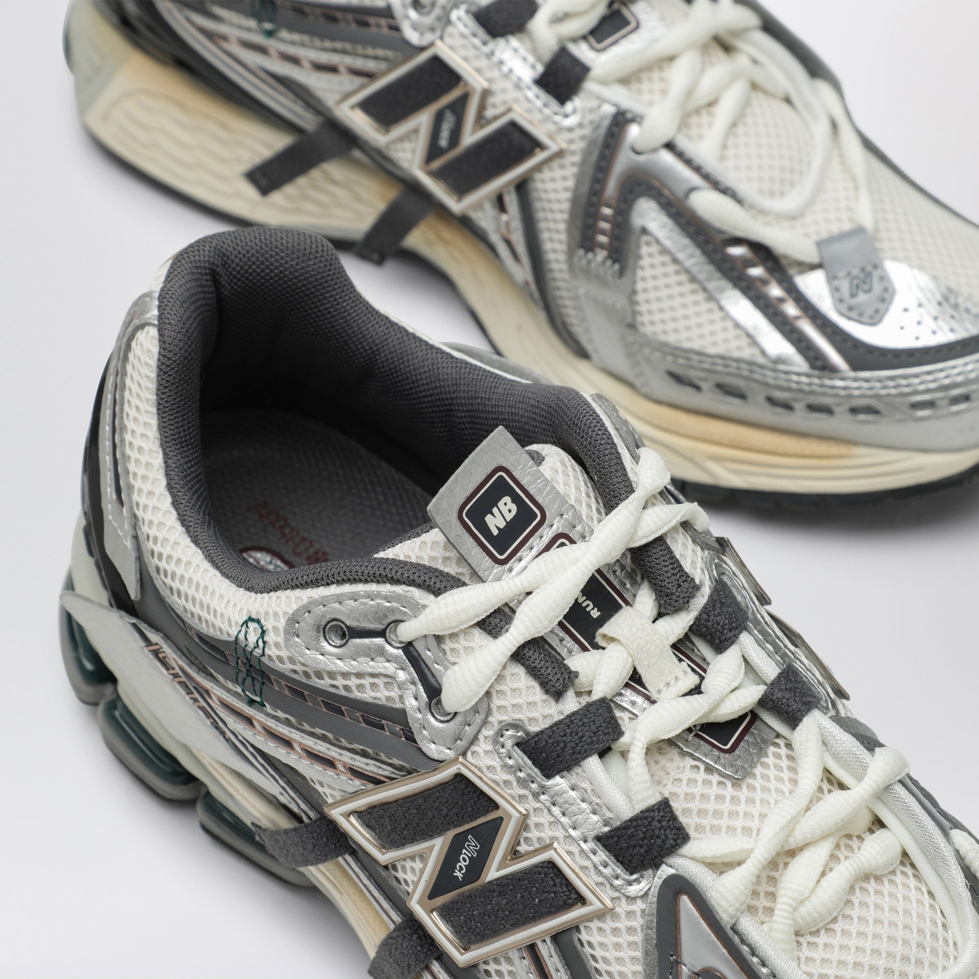 Sneakers 1906A Silver metallic/ Castelrock/ Gold Metallic