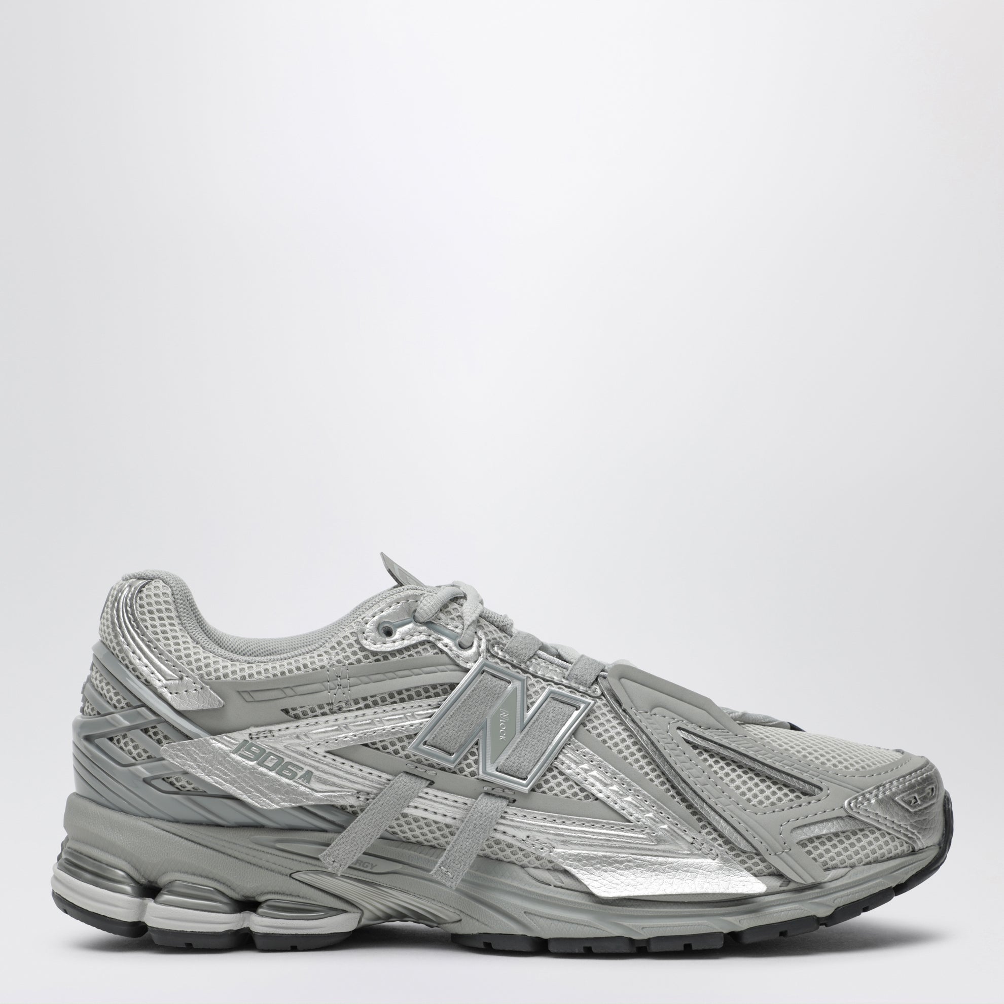 Sneakers 1906A Concrete/ Silver metallic/ Brighton Grey