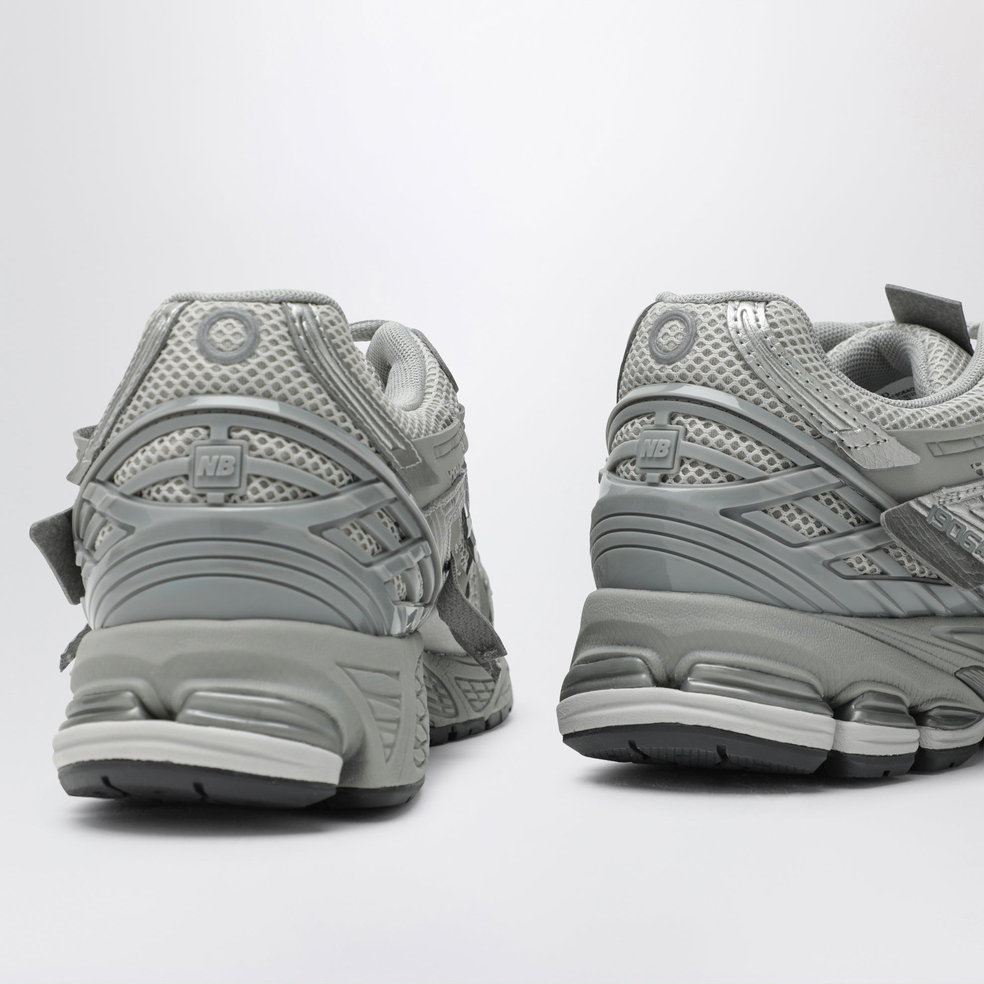 Sneakers 1906A Concrete/ Silver metallic/ Brighton Grey