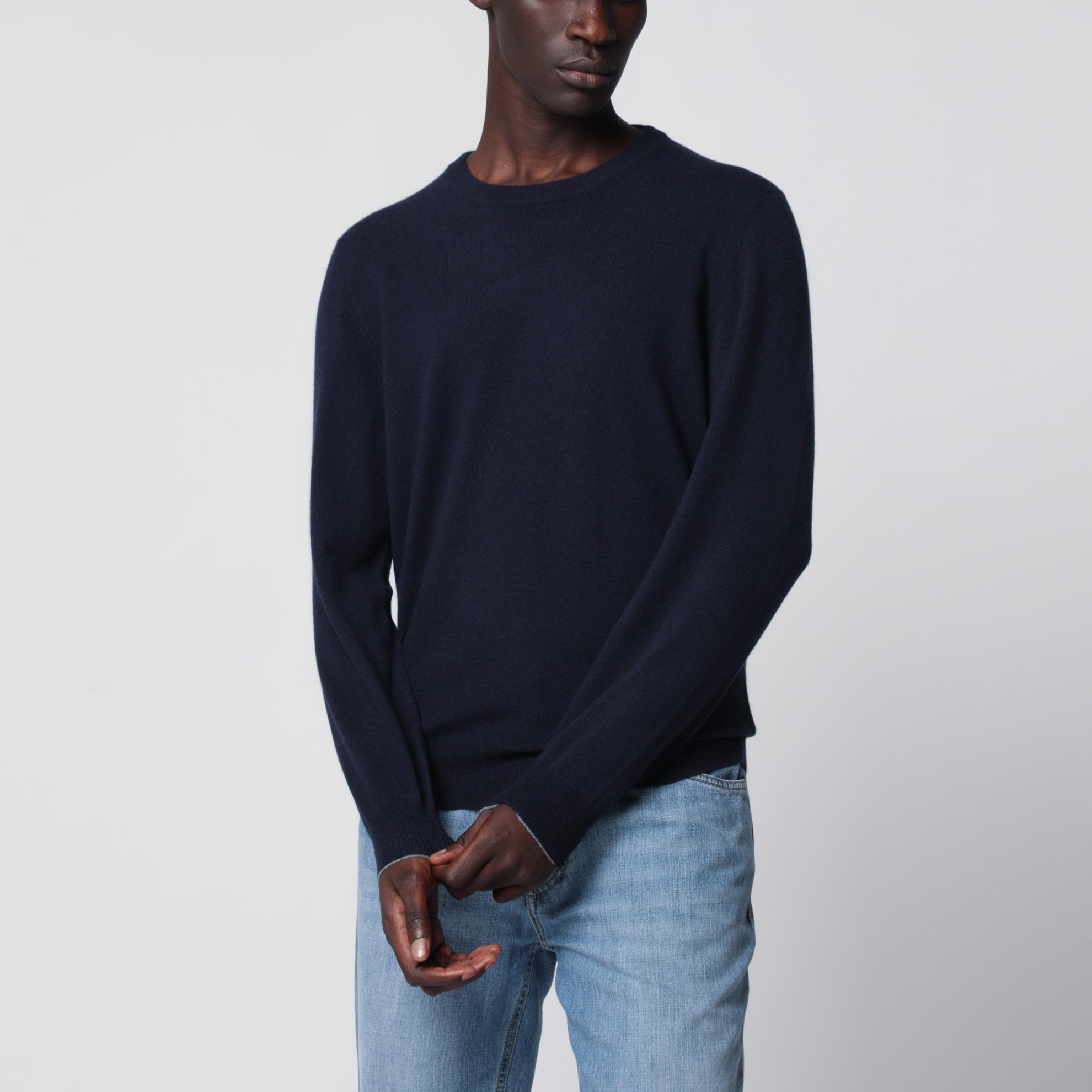 Kaschmirpullover mit Rundhals in Navyblau