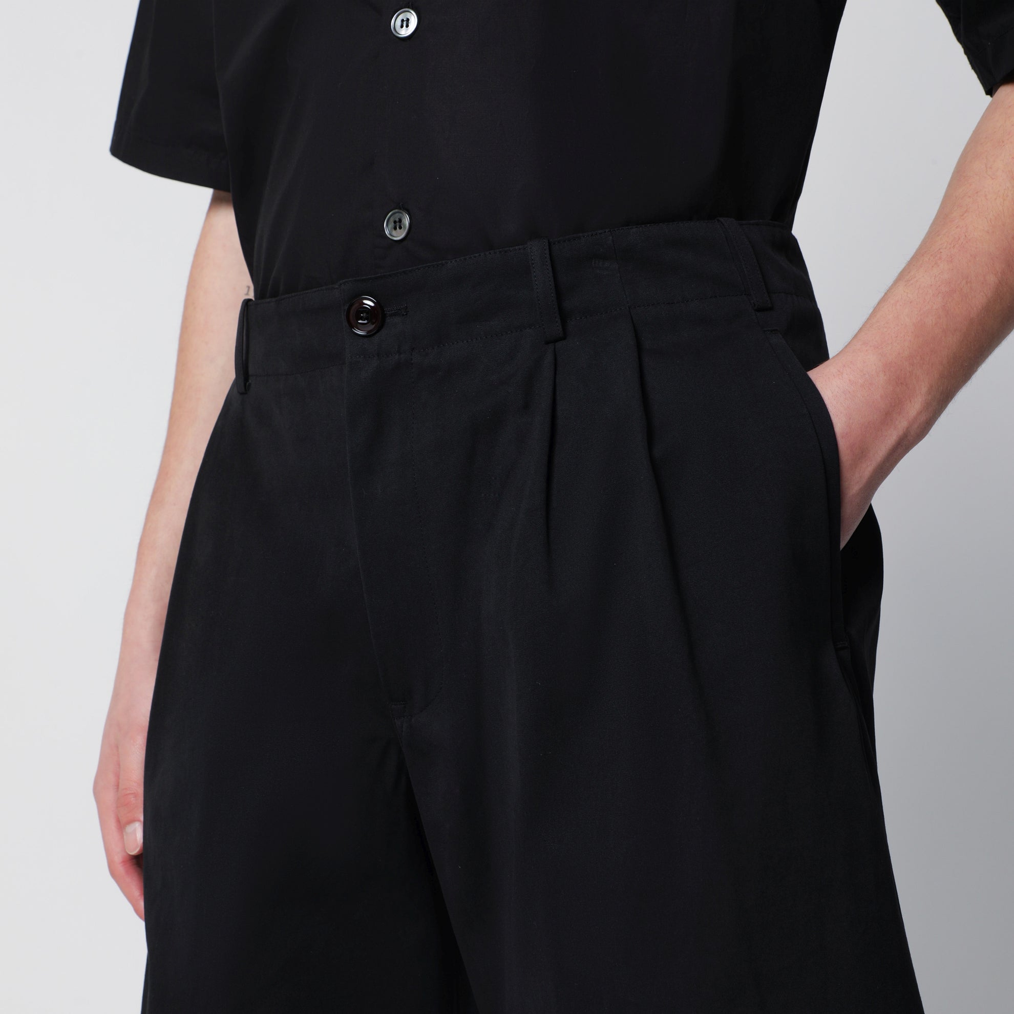 Ponte relaxed-fit shorts in Italian cotton micro canvas in black