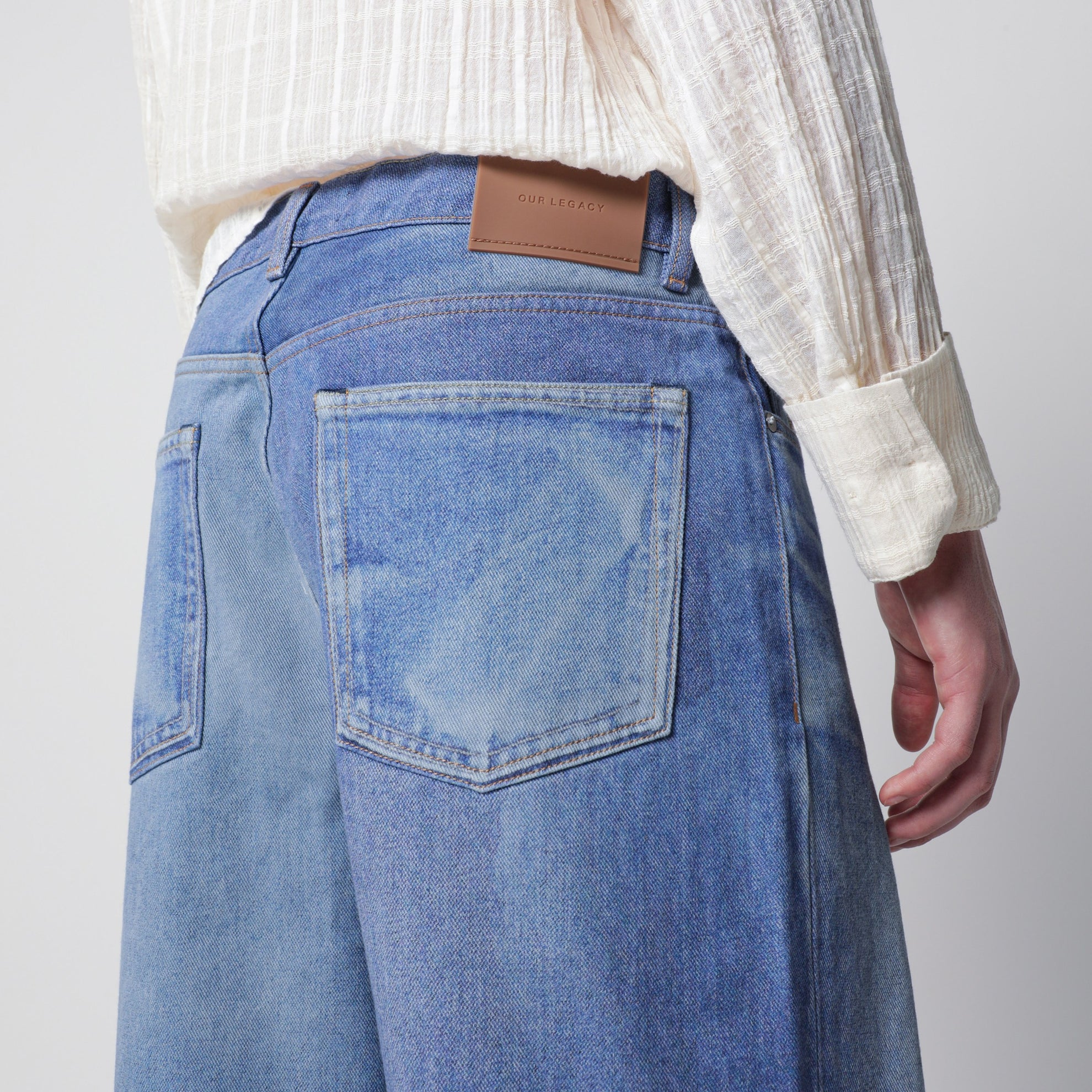 Jeans Third Cut in Digital Blue Aurora Print