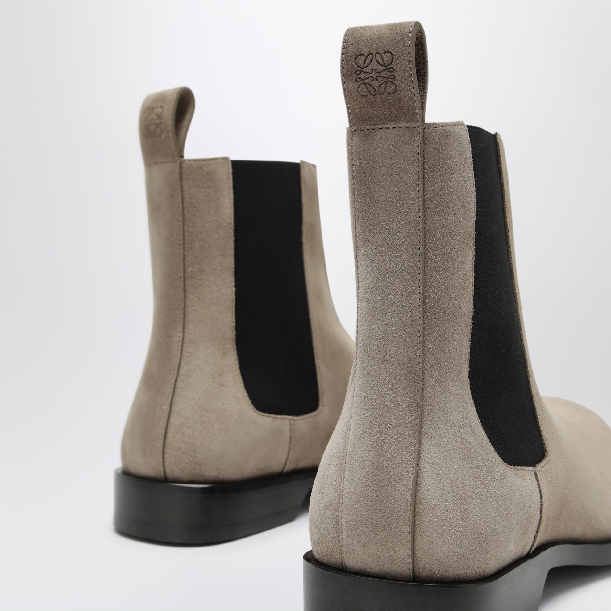Stivaletti Chelsea Bobine in suede color nocciola chiaro
