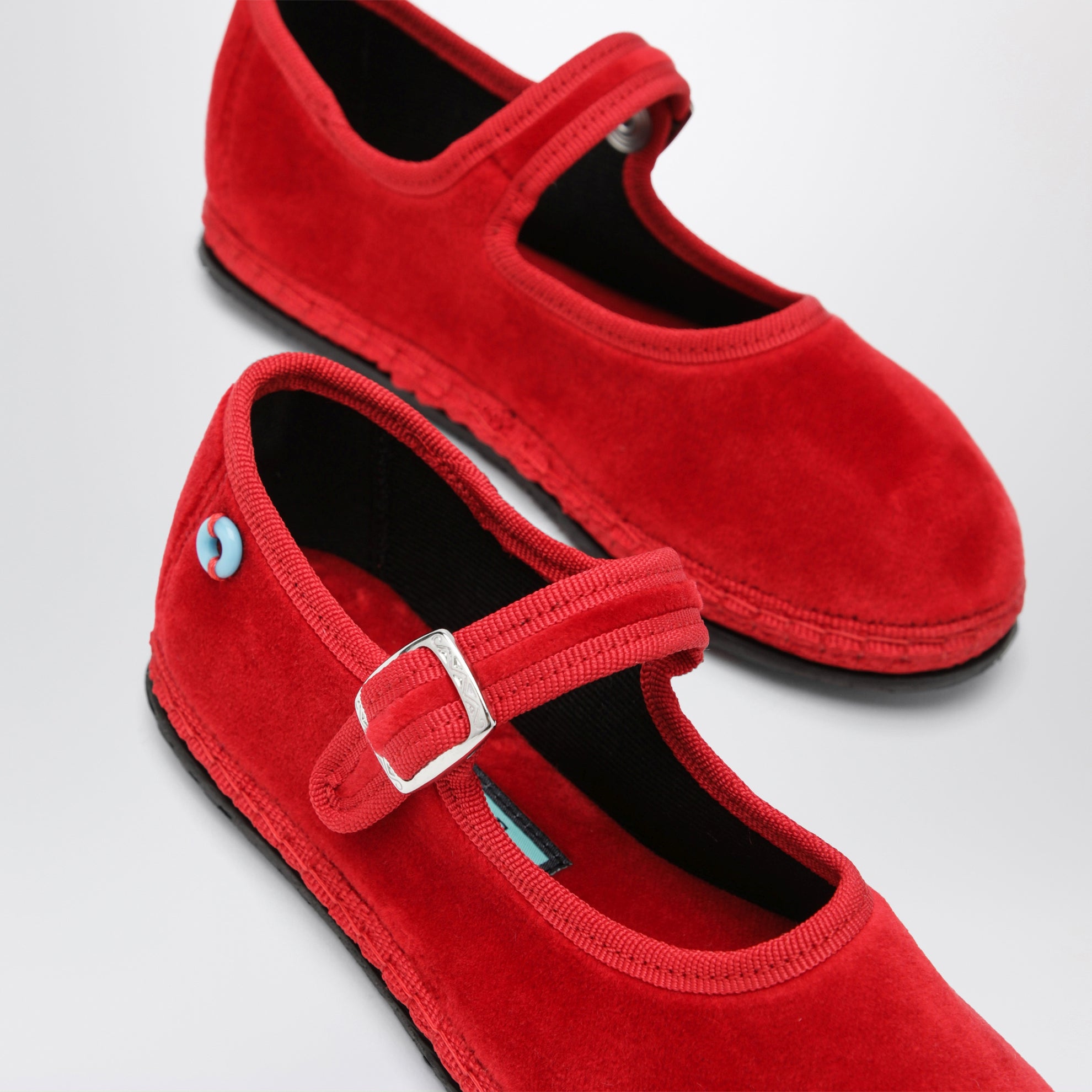 Mary-Jane-Schuhe aus rotem Samt