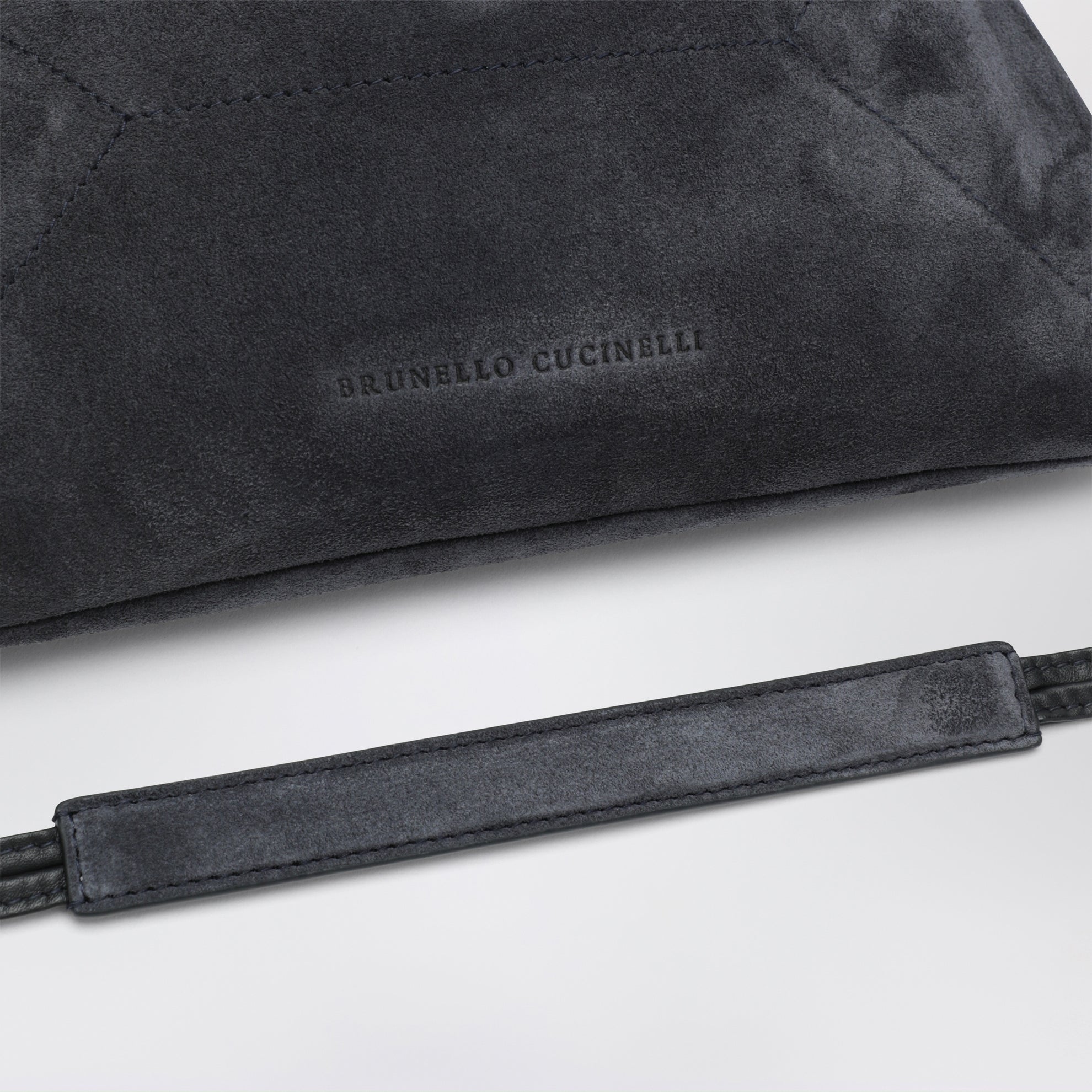 Sac BC Duo Pouch bleu nuit en daim avec détail monile