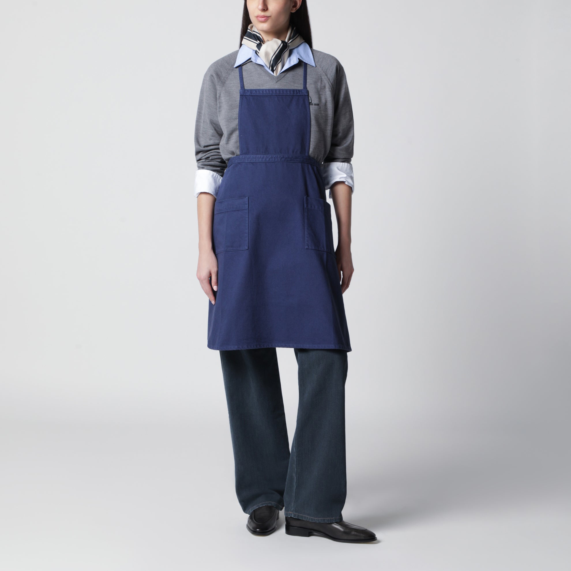 Grembiule tinto capo in gabardine di cotone blu