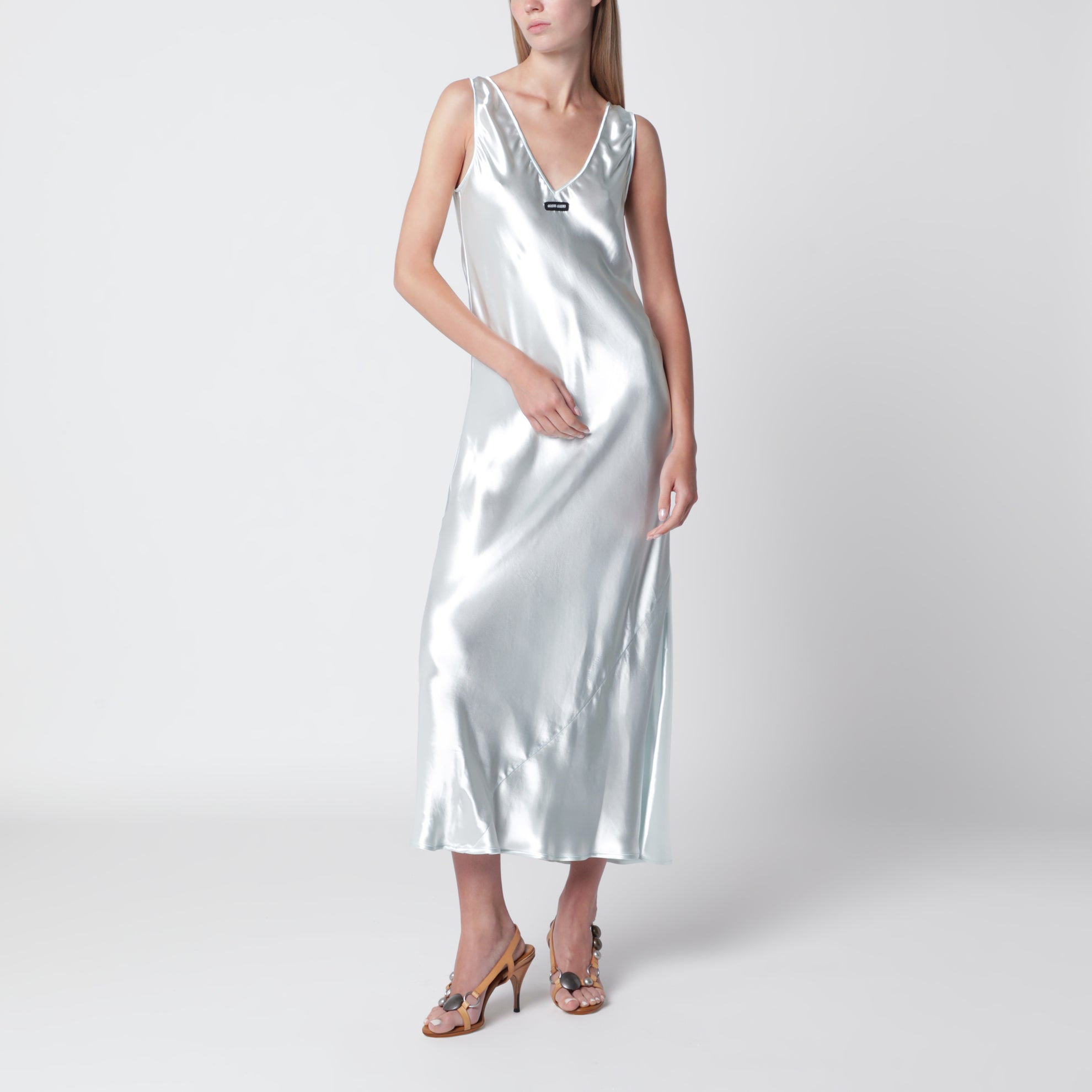 Kleid aus glänzender Viskose in Chlorophyllgrün