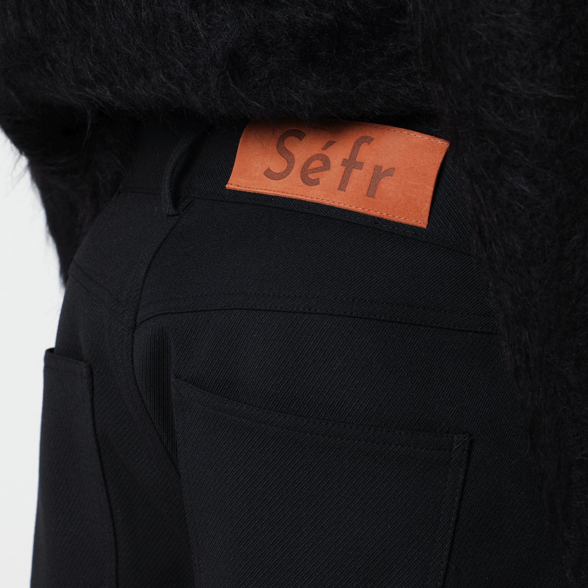 Oktai Hose schwarz aus Wollmischung