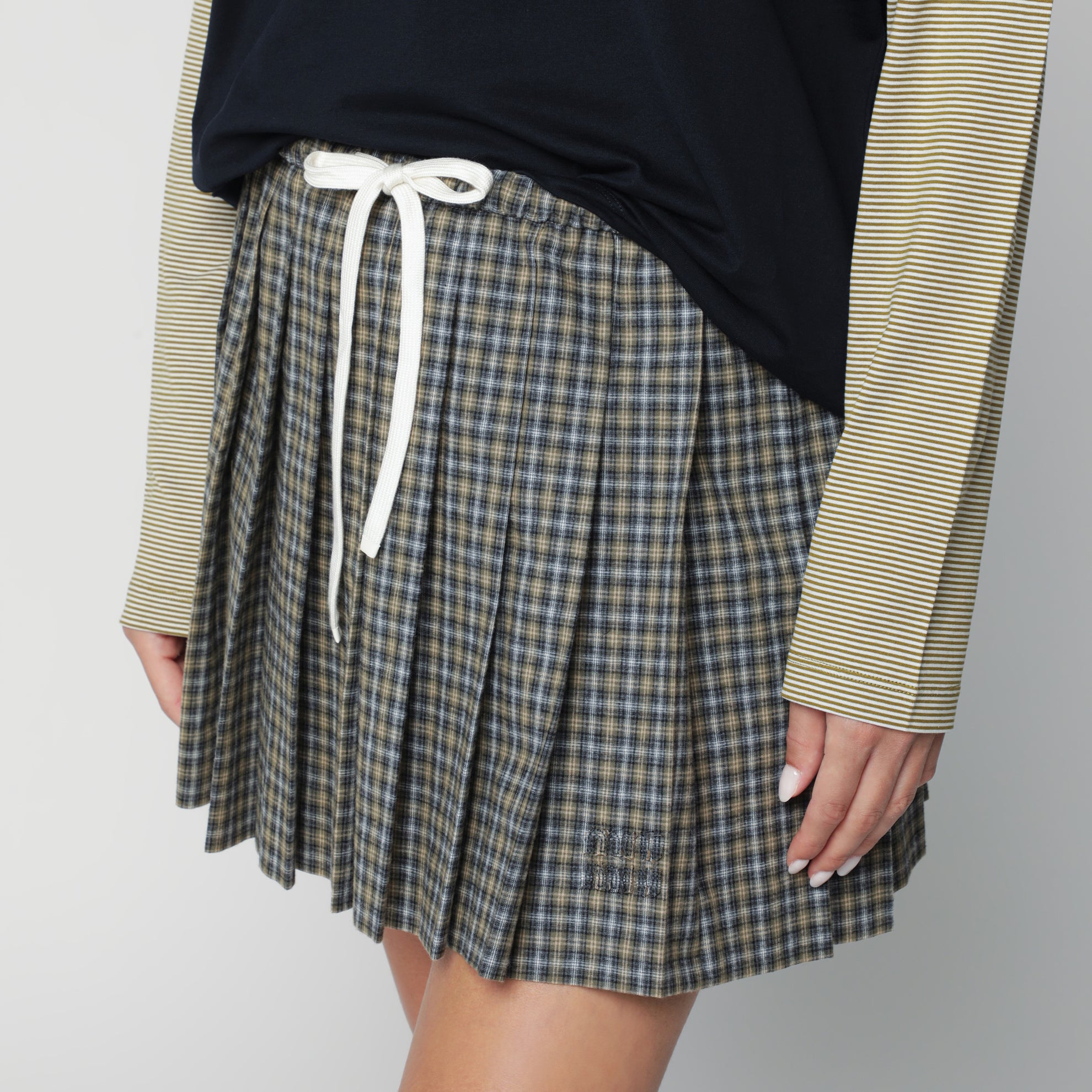 Grey/sand checked pleated mini skirt