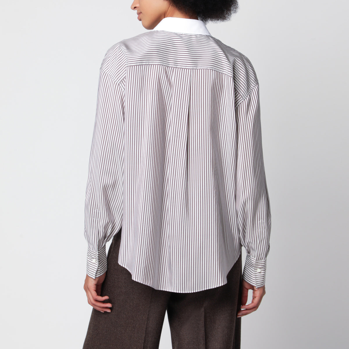 Camicia a righe bianca e cabernet in seta