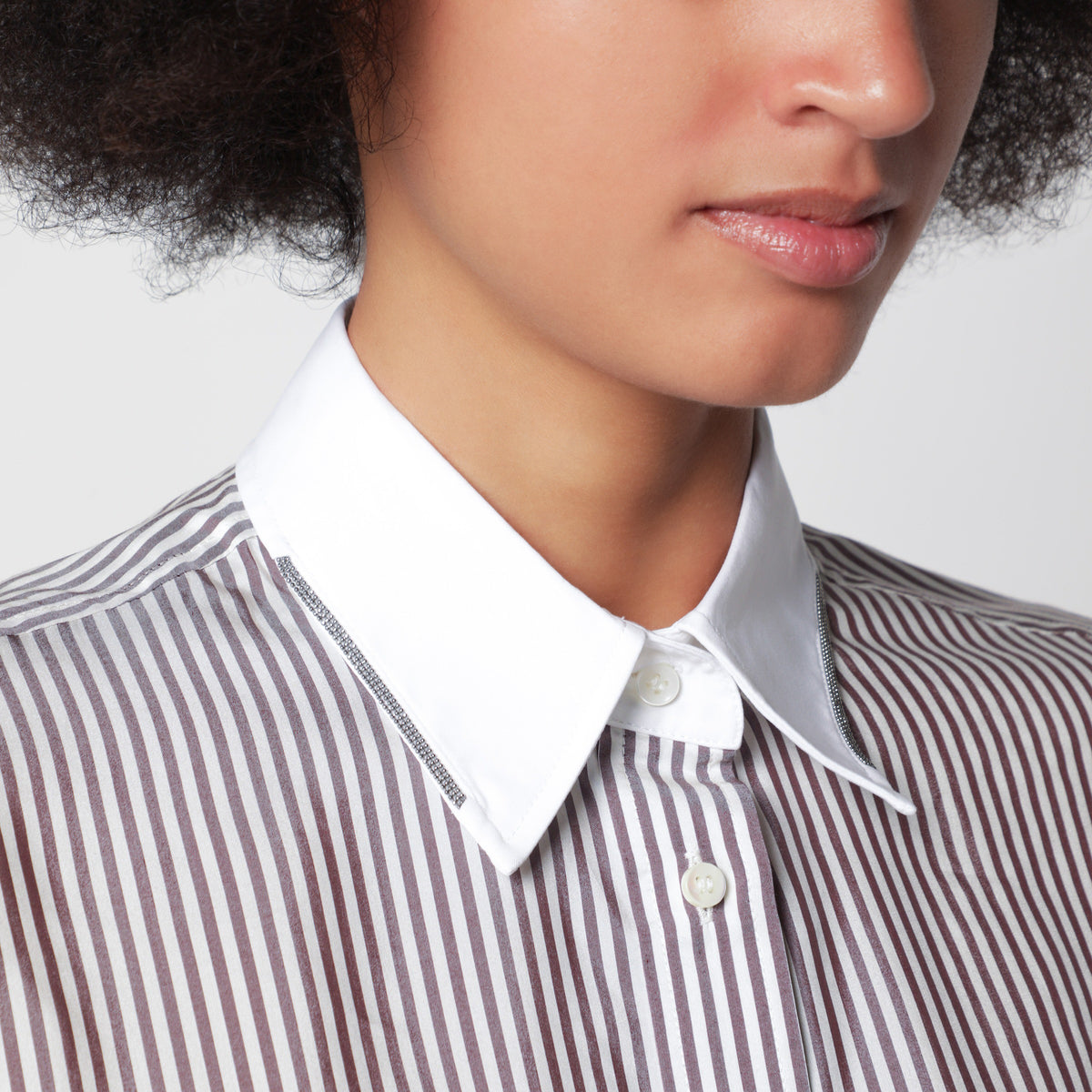 Camicia a righe bianca e cabernet in seta