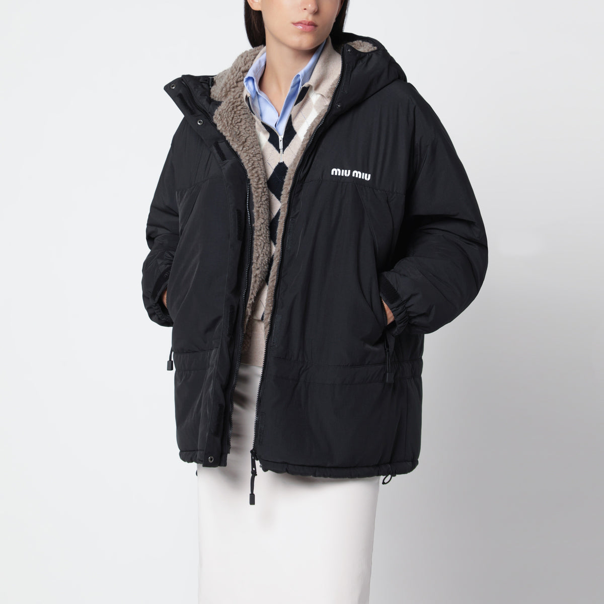 Schwarze Pongé-Daunenjacke