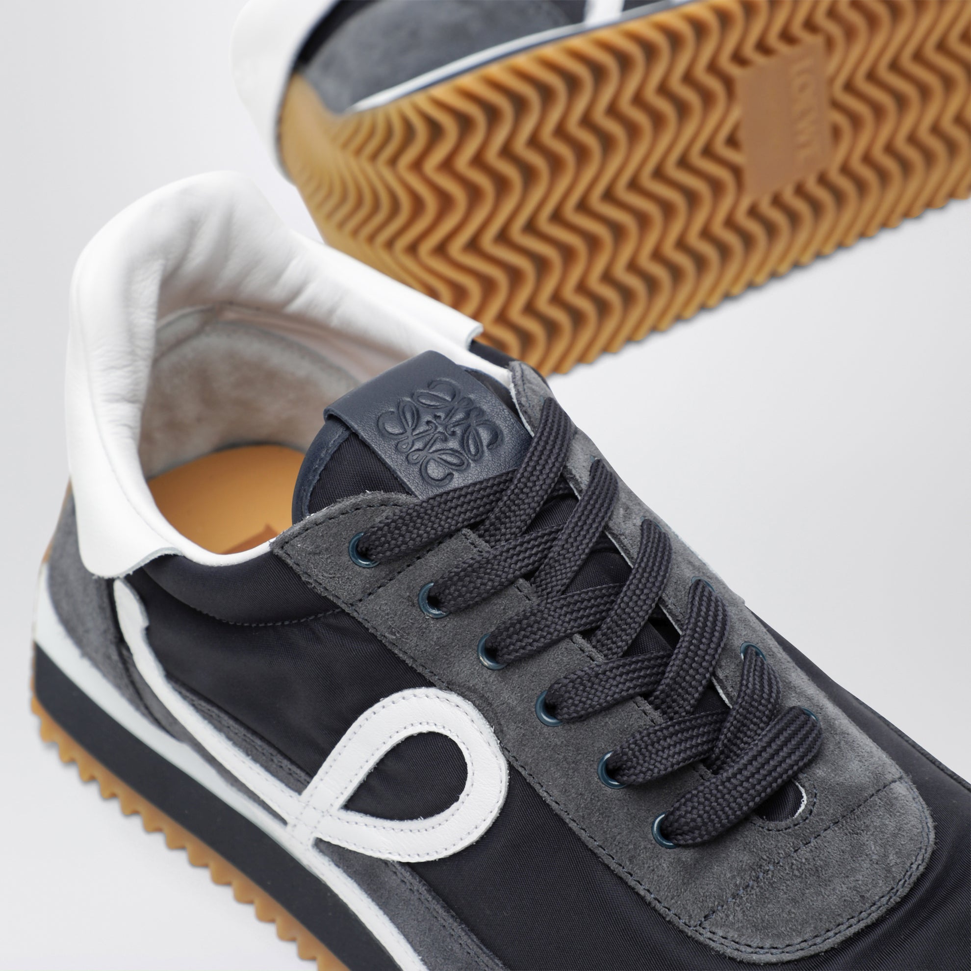 SchnürSneakers Flow Runner 2.0 aus Nylon und Wildleder