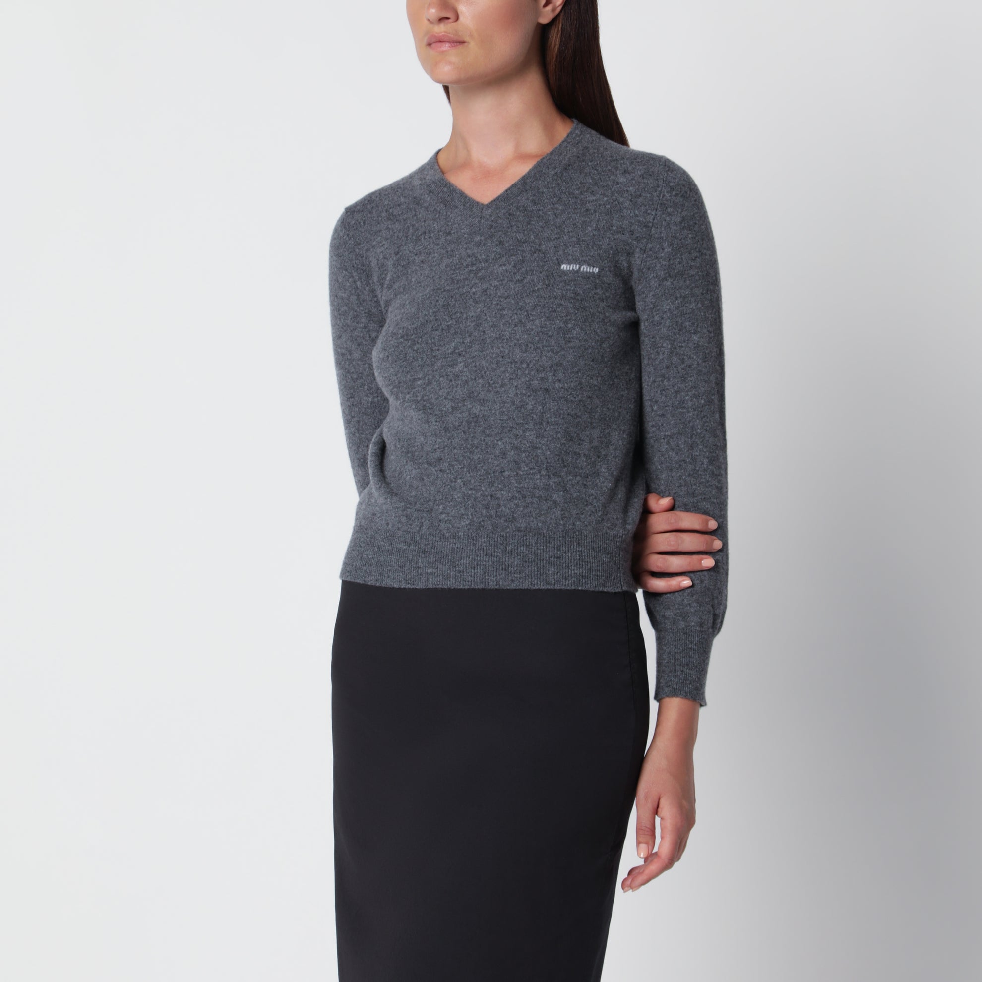 Pull ardoise en laine à col V