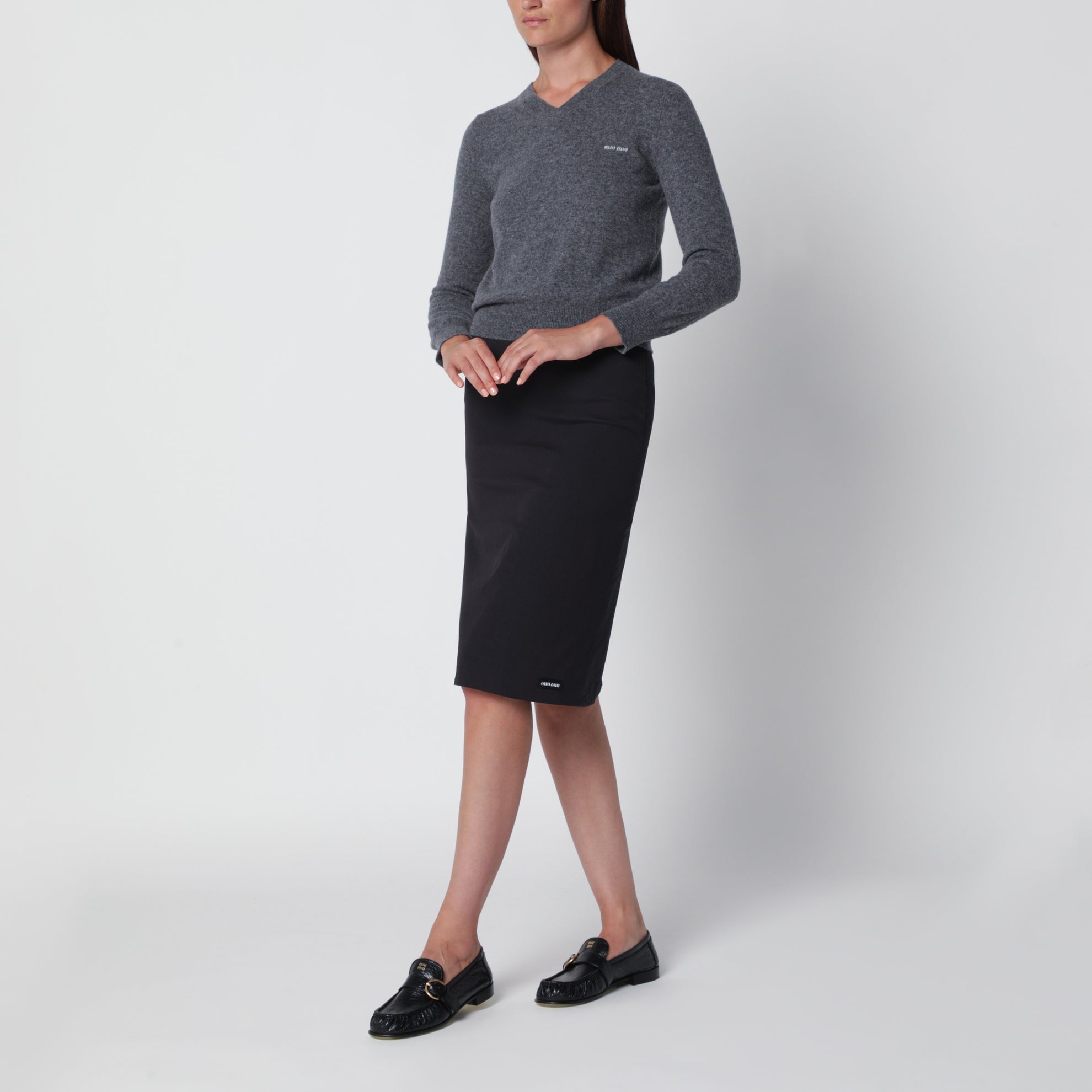 Pull ardoise en laine à col V