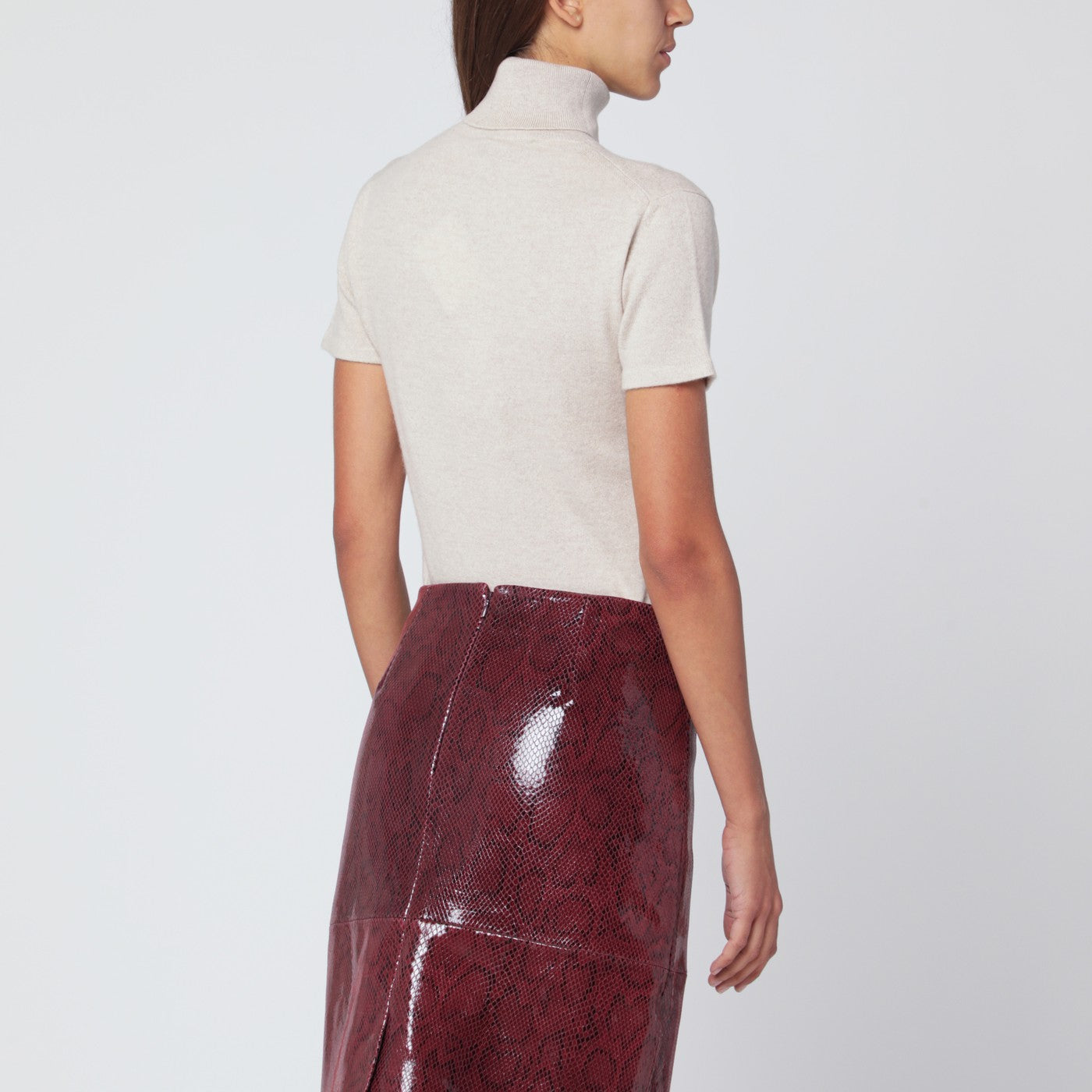 Sandyfarbener Rollkragenpullover aus Kaschmir