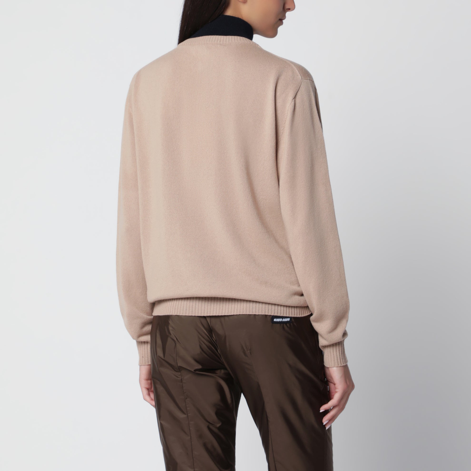 Maglia a collo alto albino e blu in cashmere