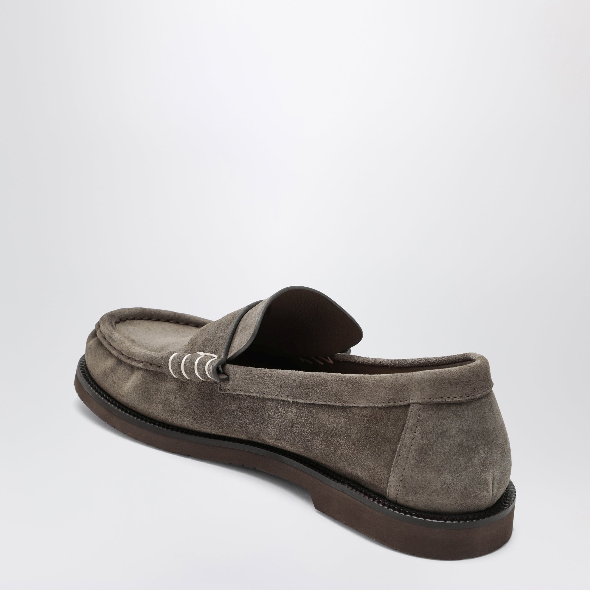 Mocassins couleur taupe en daim