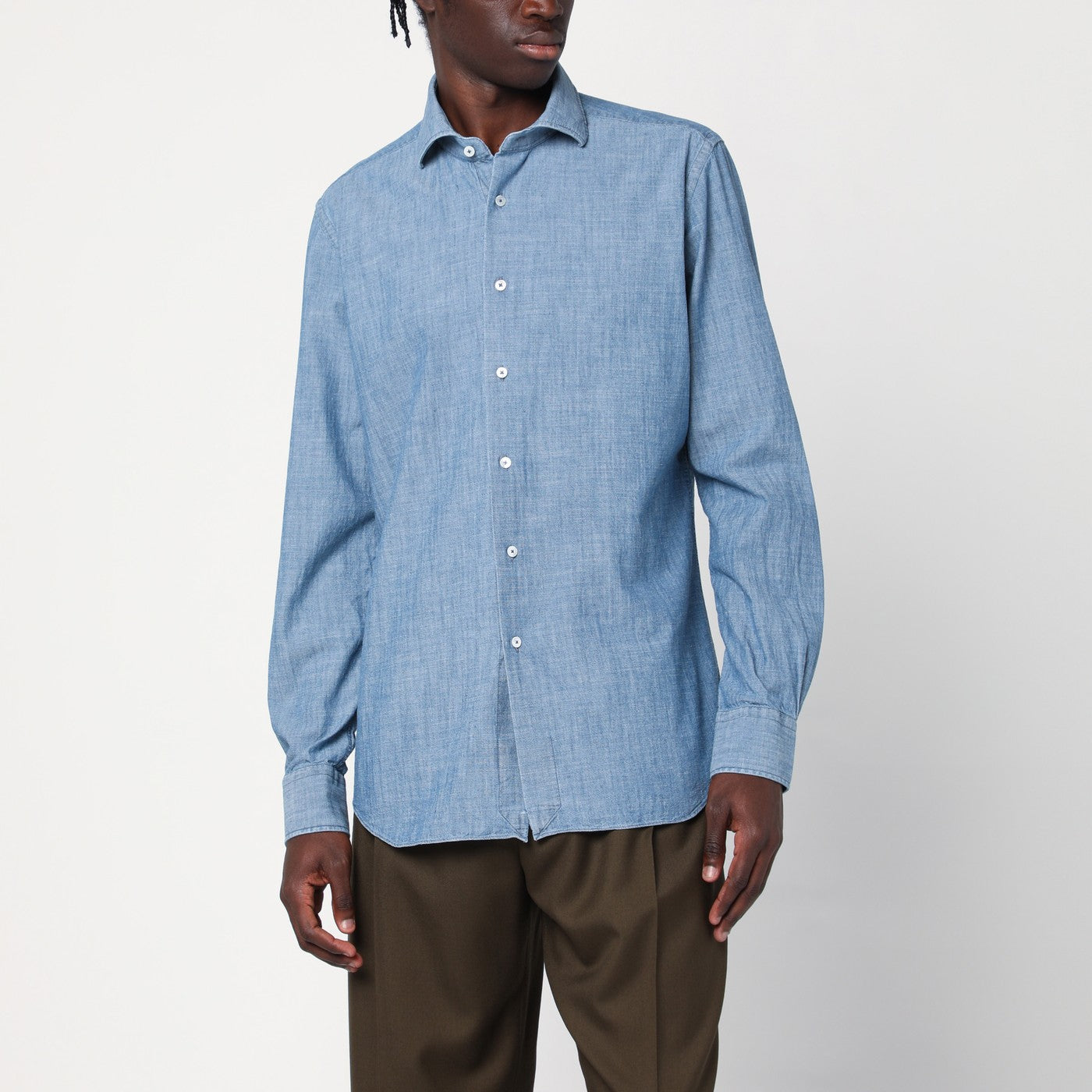 Tailor Fit Hemd aus hellem Denim