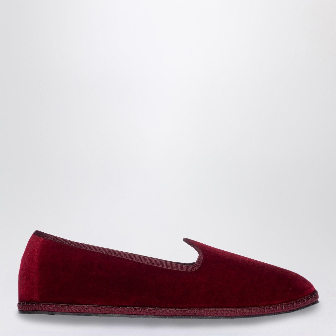 Friulane in burgundy velvet