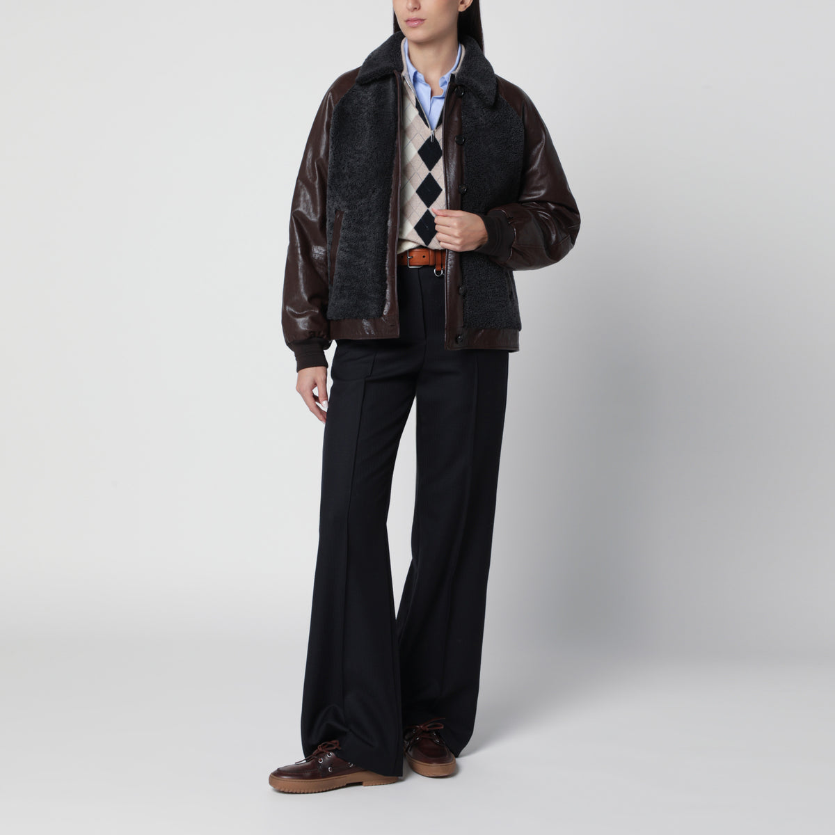 Blouson marron en cuir avec shearling gris