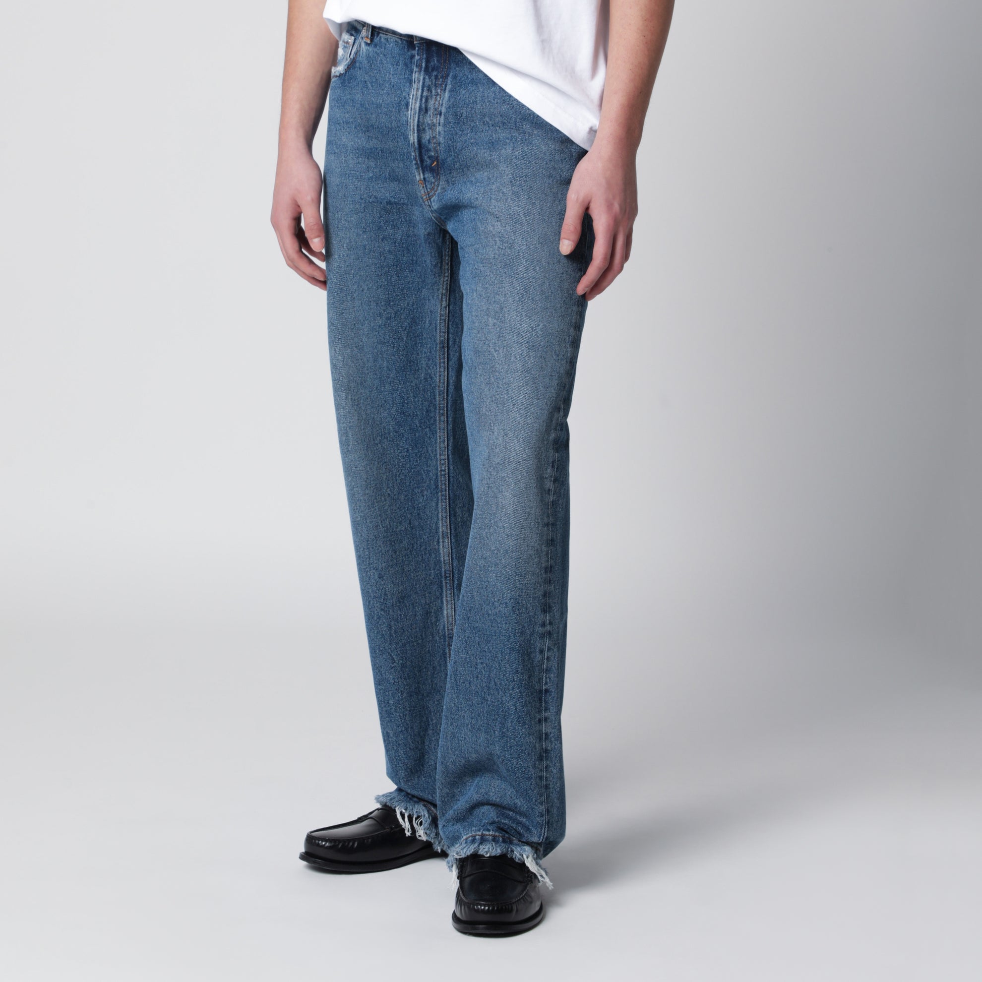 Jeans Frayed Cut  con frange sulle tasche