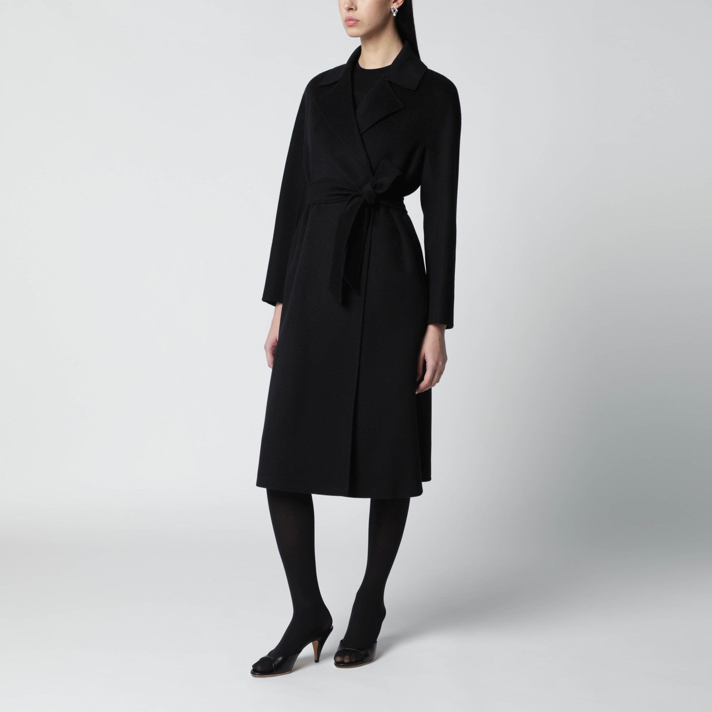 Cappotto nero con cintura