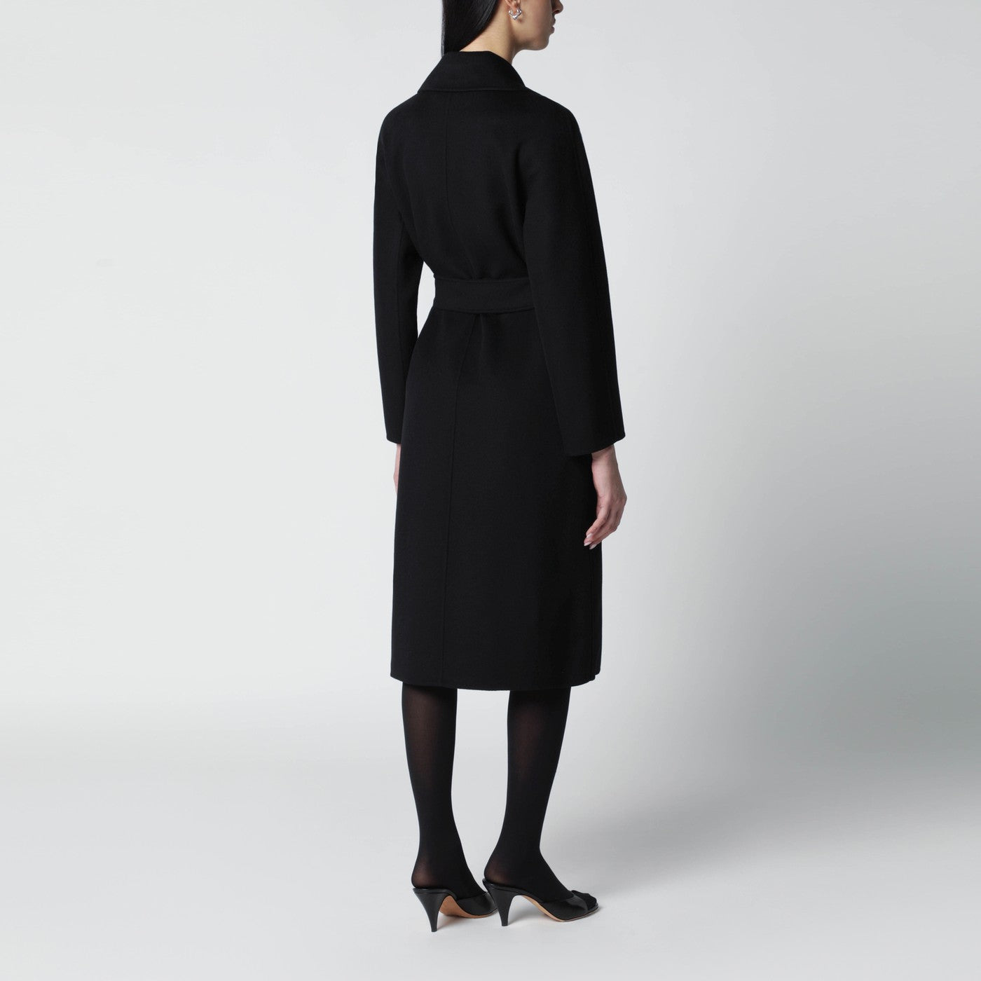 Cappotto nero con cintura