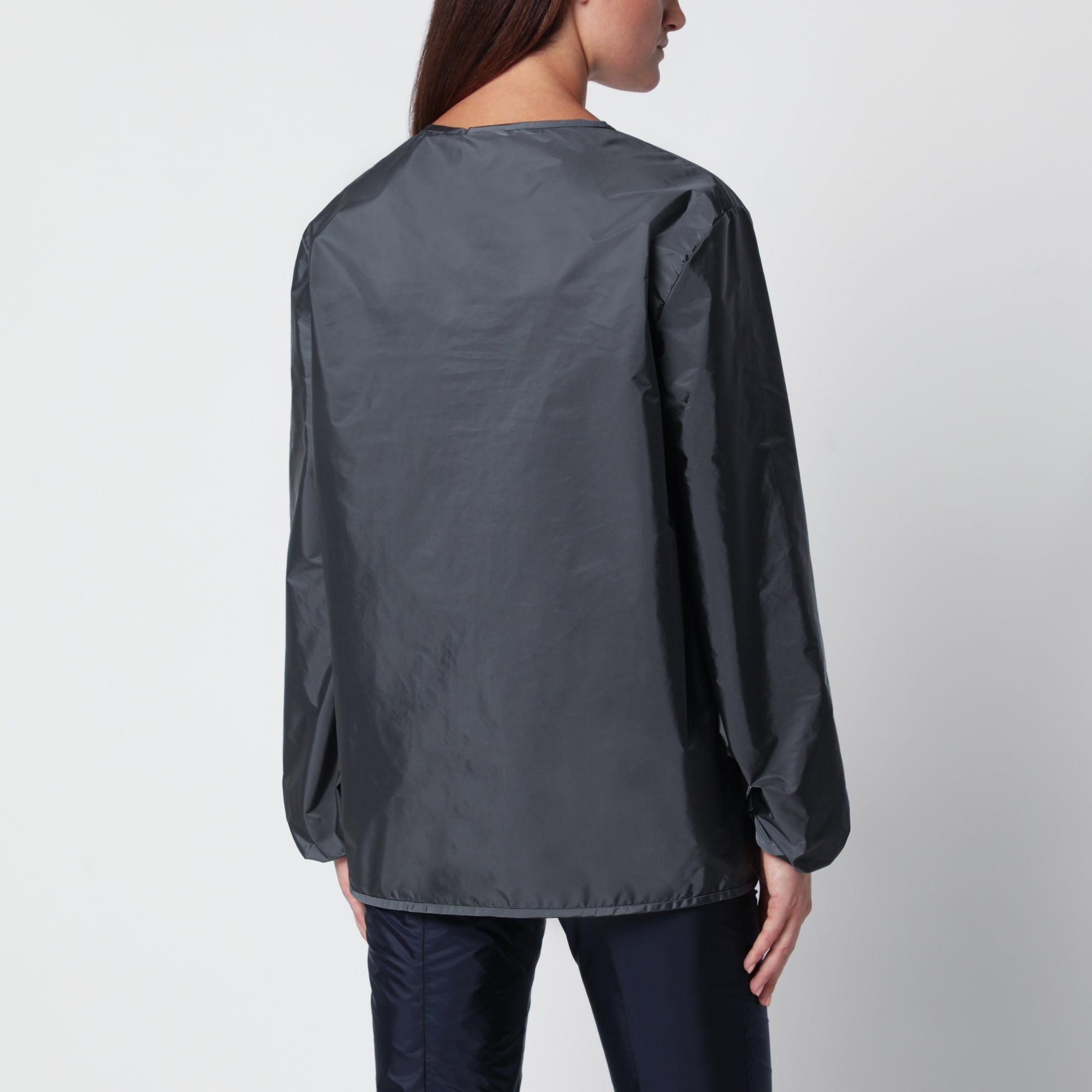 Hämatitgraue Bluse aus Re-Nylon