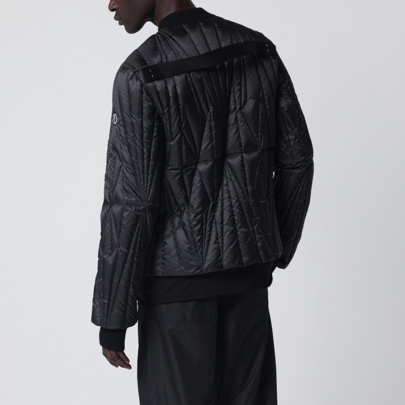 Piumino trapuntato con zip nero
