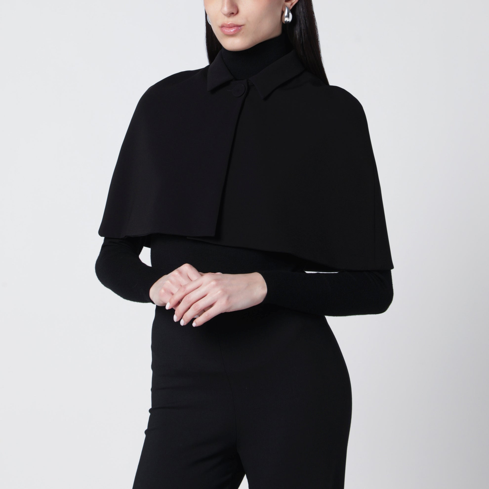 Schwarzer Cropped-Cape aus Cady