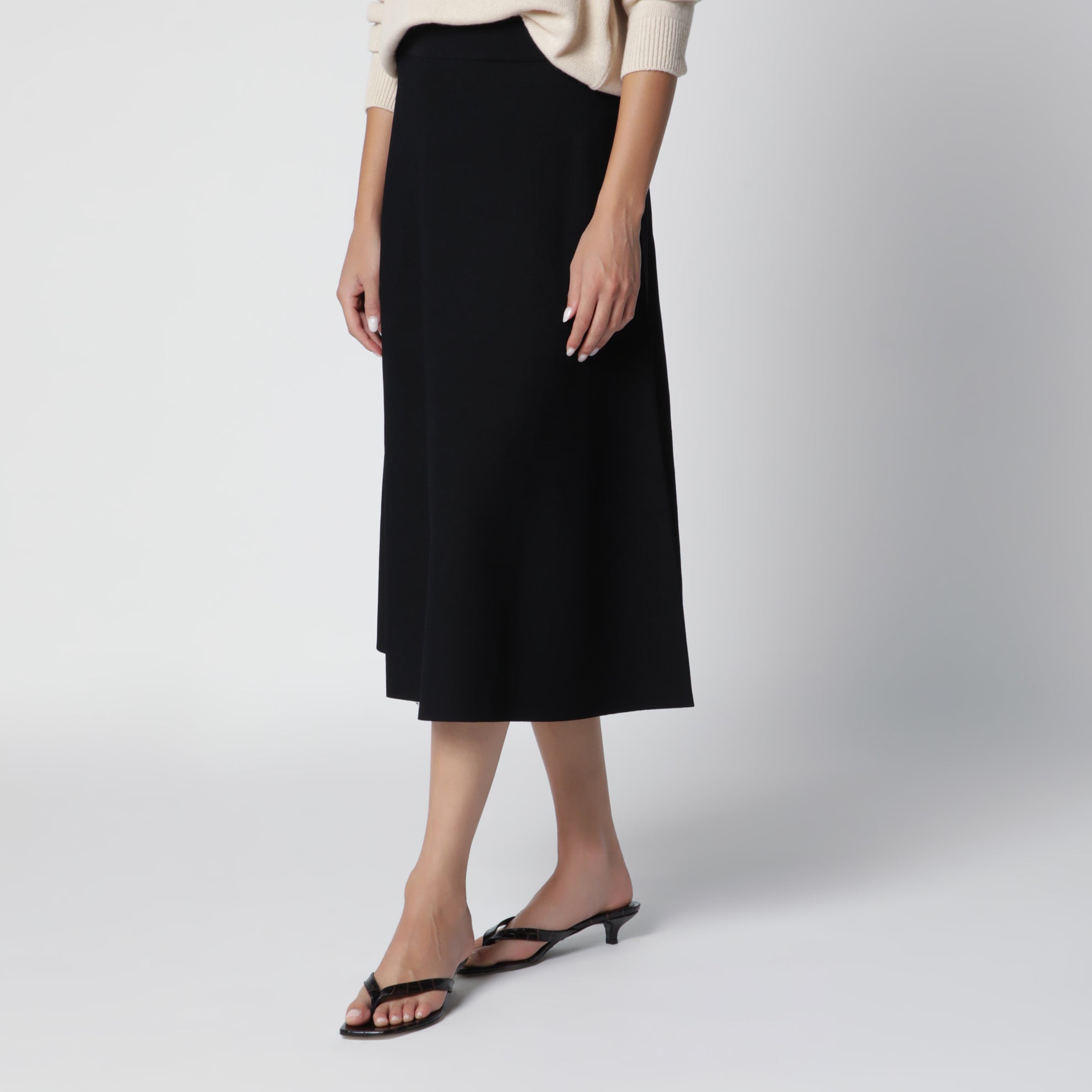 Flared midi skirt in viscose crêpe yarn, black