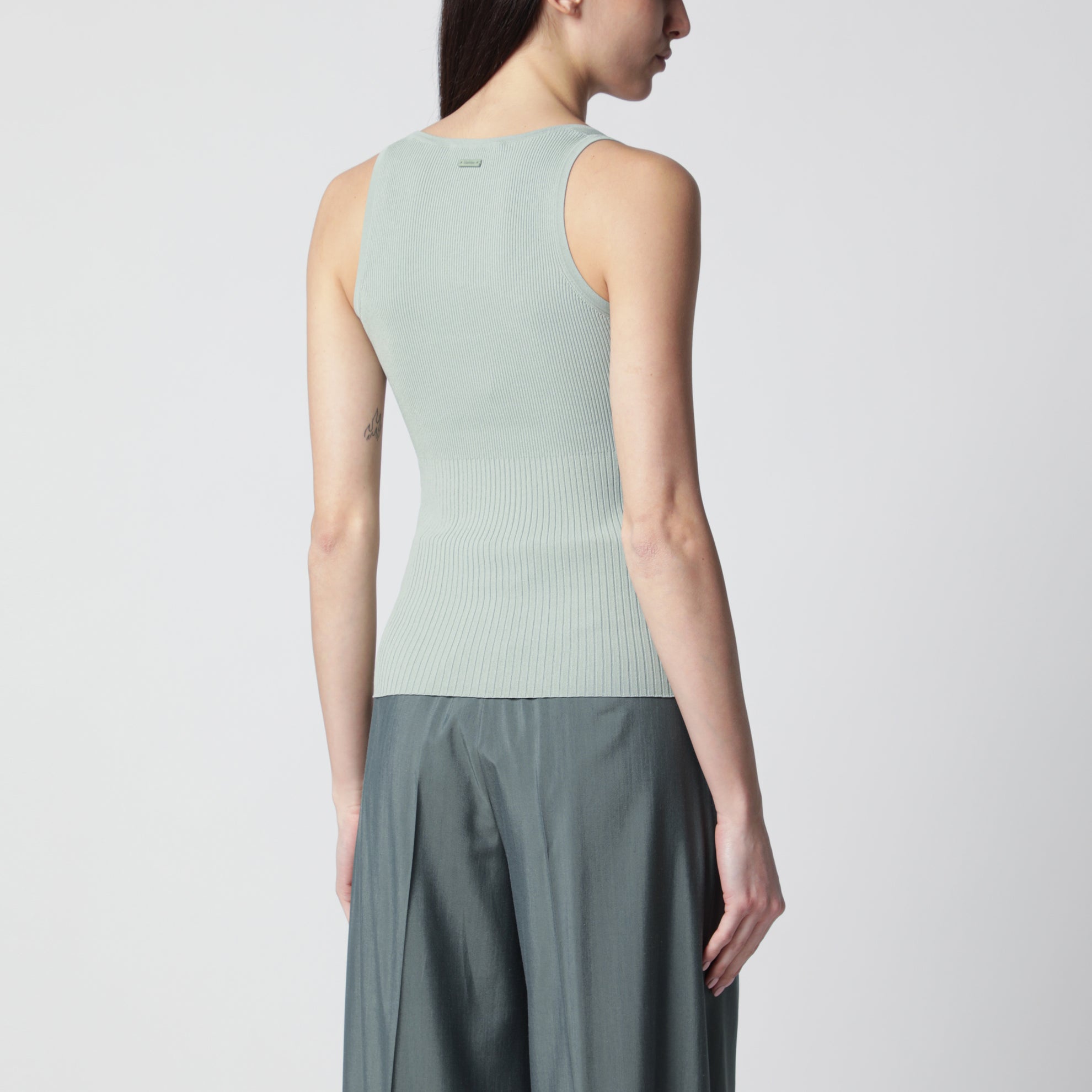 Sleeveless ribbed top in sage green technical yarn