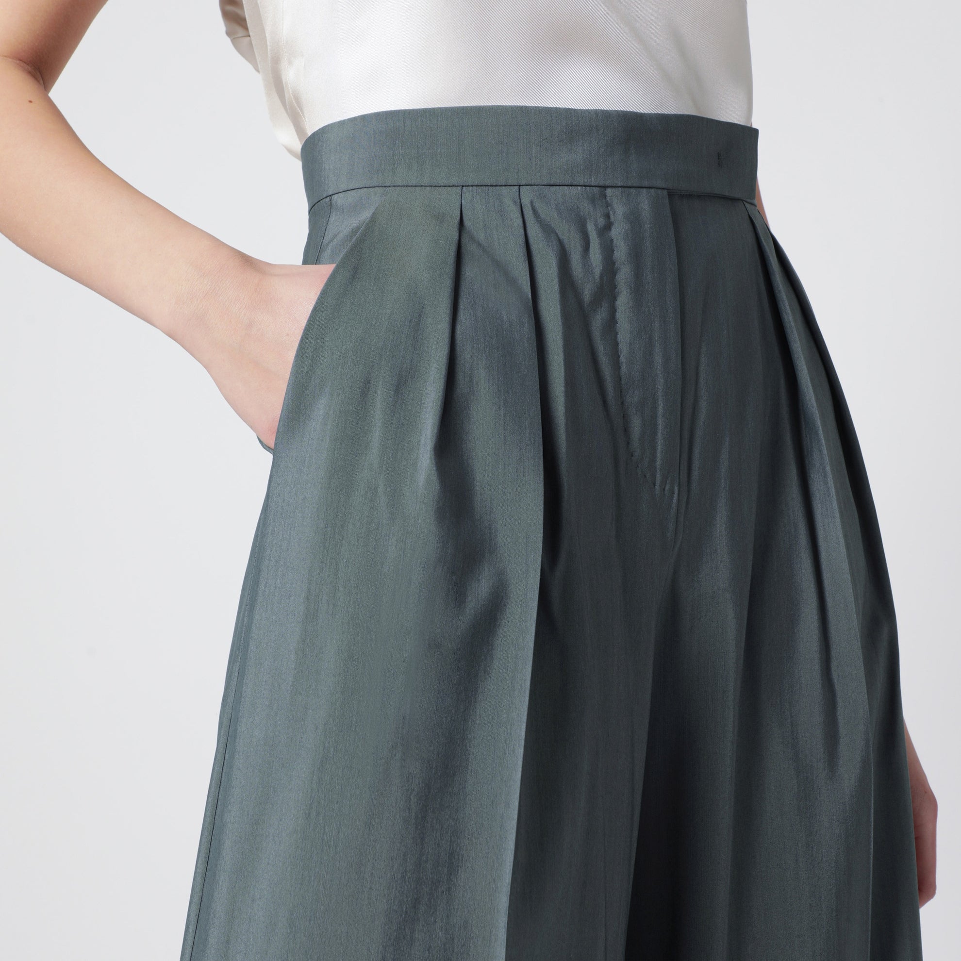Pantalon large en laine et soie vert foncé