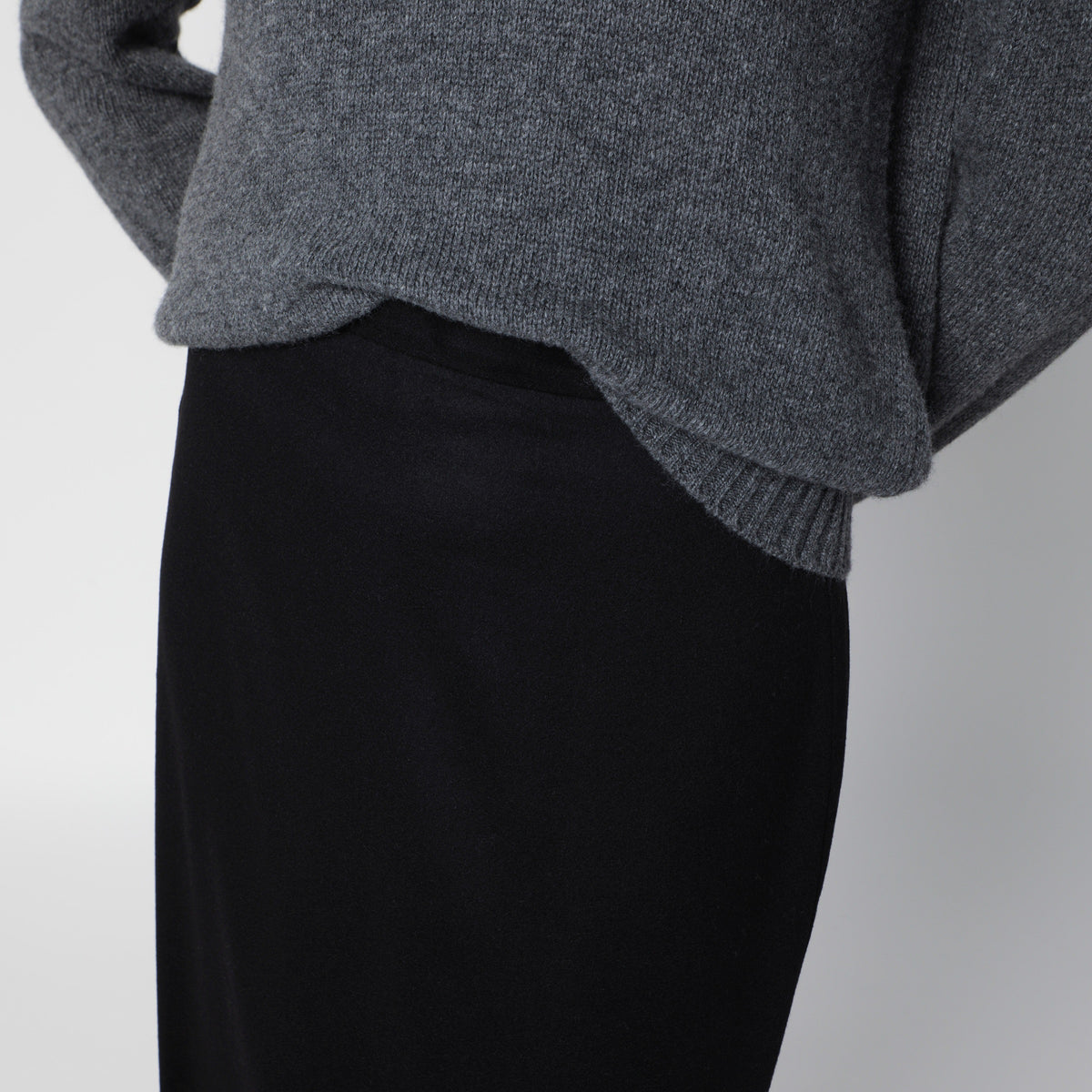 Black pencil skirt in zibeline camel