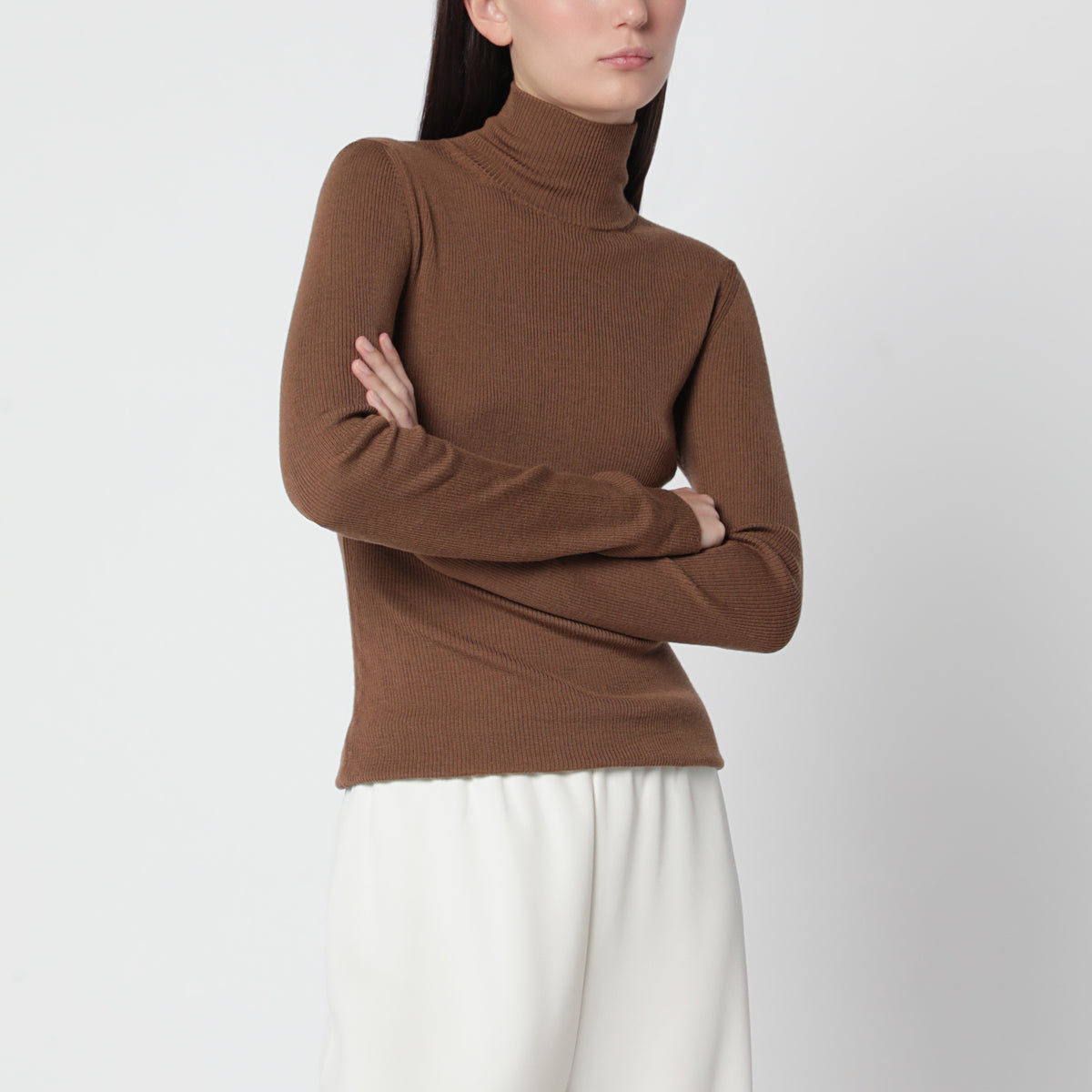 Col roulé camel foncé en laine vierge