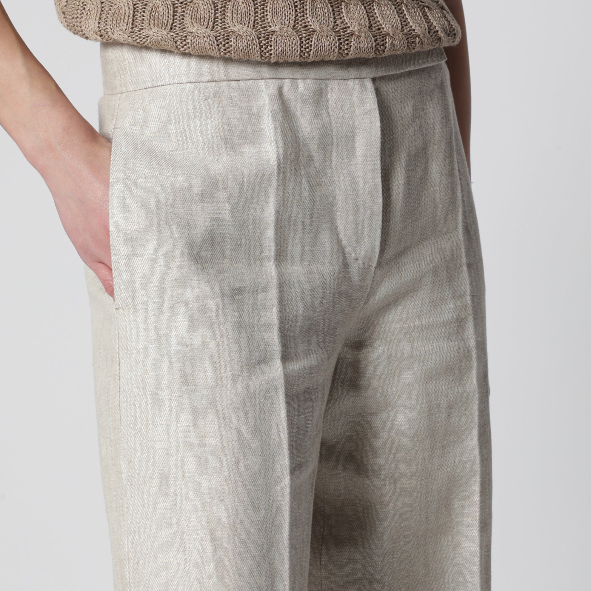 Weite Hose aus Leindrill in Braun/Grau