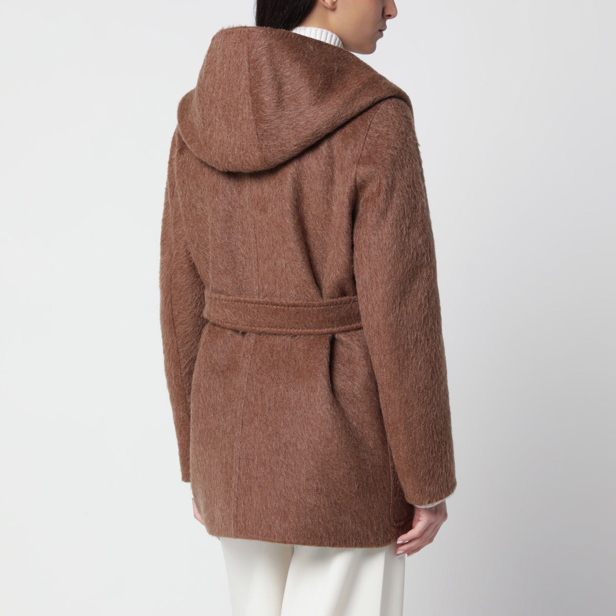 Kurzer brauner Mantel aus Kamelhaar und Mohair