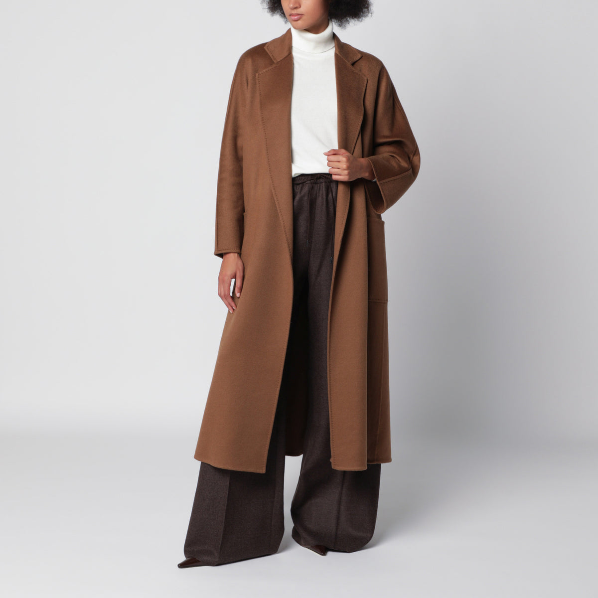 Cappotto lungo color cammello scuro in cashmere